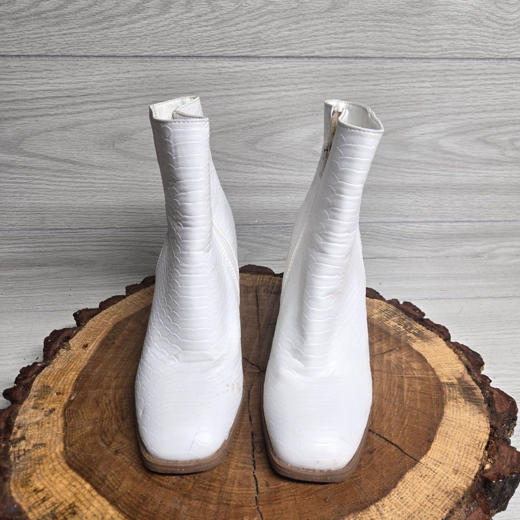 Vintage VINTAGE Altar'd State Women's Western Cowgirl Ankle Boots Size 6.5 Faux Leather White Vegan Booties Size US 6.5 / IT 36.5 - 3 Thumbnail