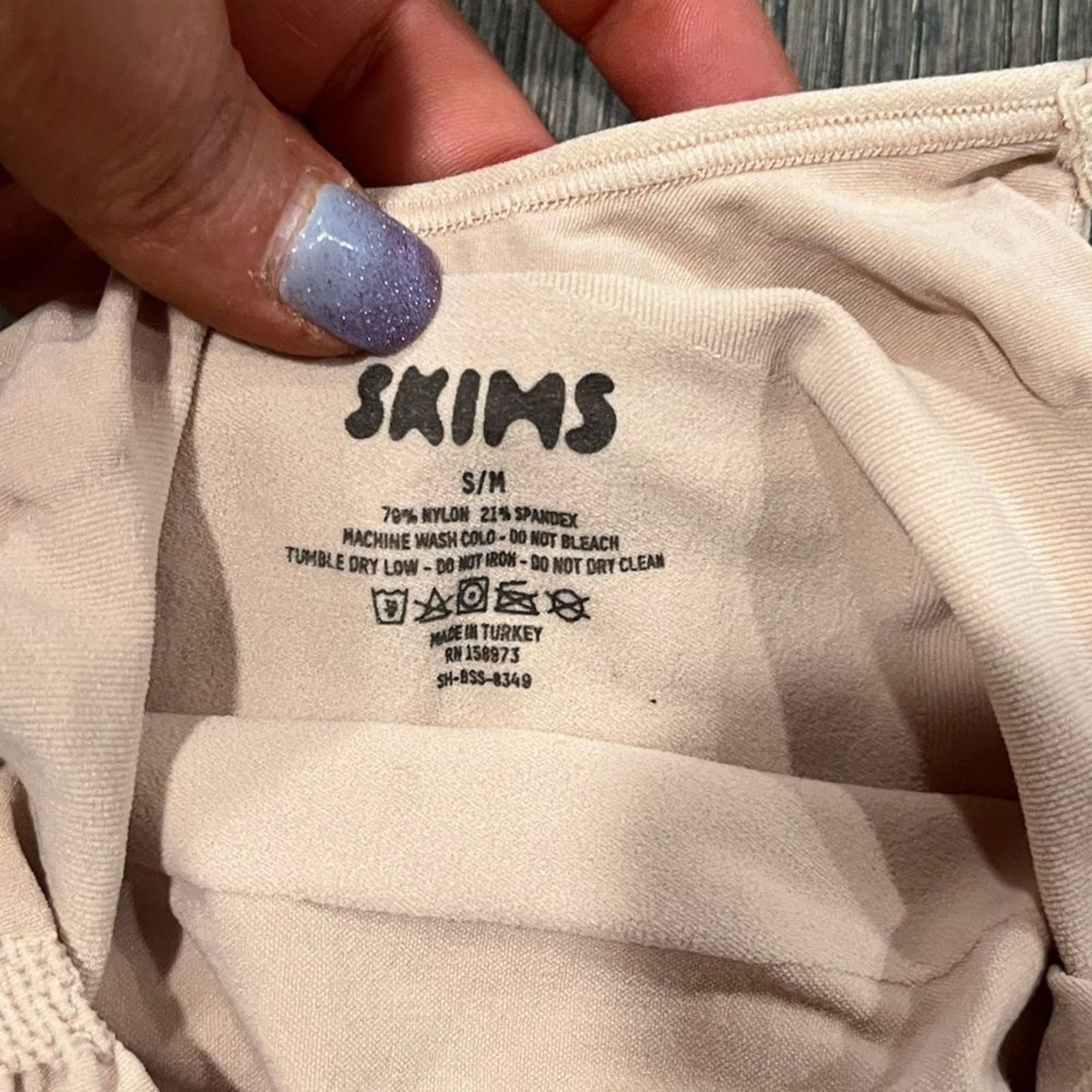 SKIMS NWOT Skims Sculpting Bodysuit Mid Thigh - Size S/M Size S / US 4 / IT 40 - 3 Thumbnail