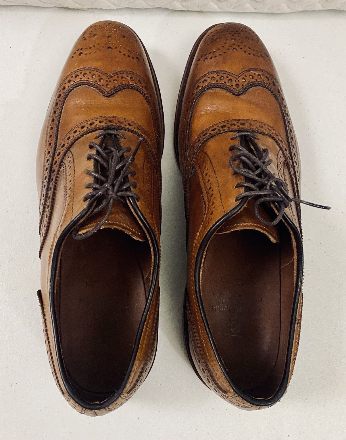 Allen Edmonds Allen Edmonds 🇺🇸 McAllister Wing-Tip Oxford Walnut 11 EE VGC Size US 11 / EU 44 - 9 Thumbnail