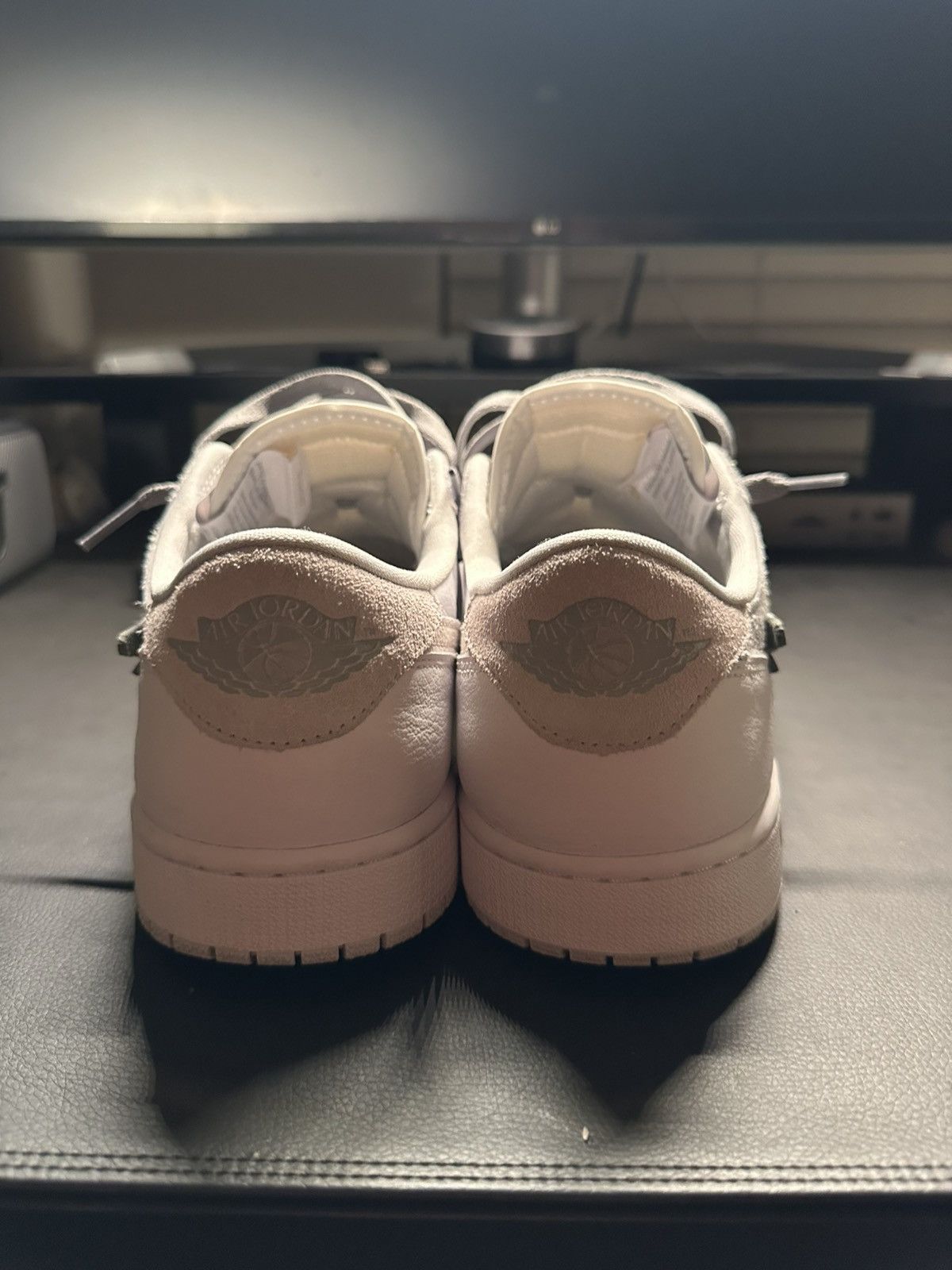 Jordan Brand × Nike Jordan 1 neutral grey 2021 Size US 11.5 / EU 44-45 - 5 Thumbnail