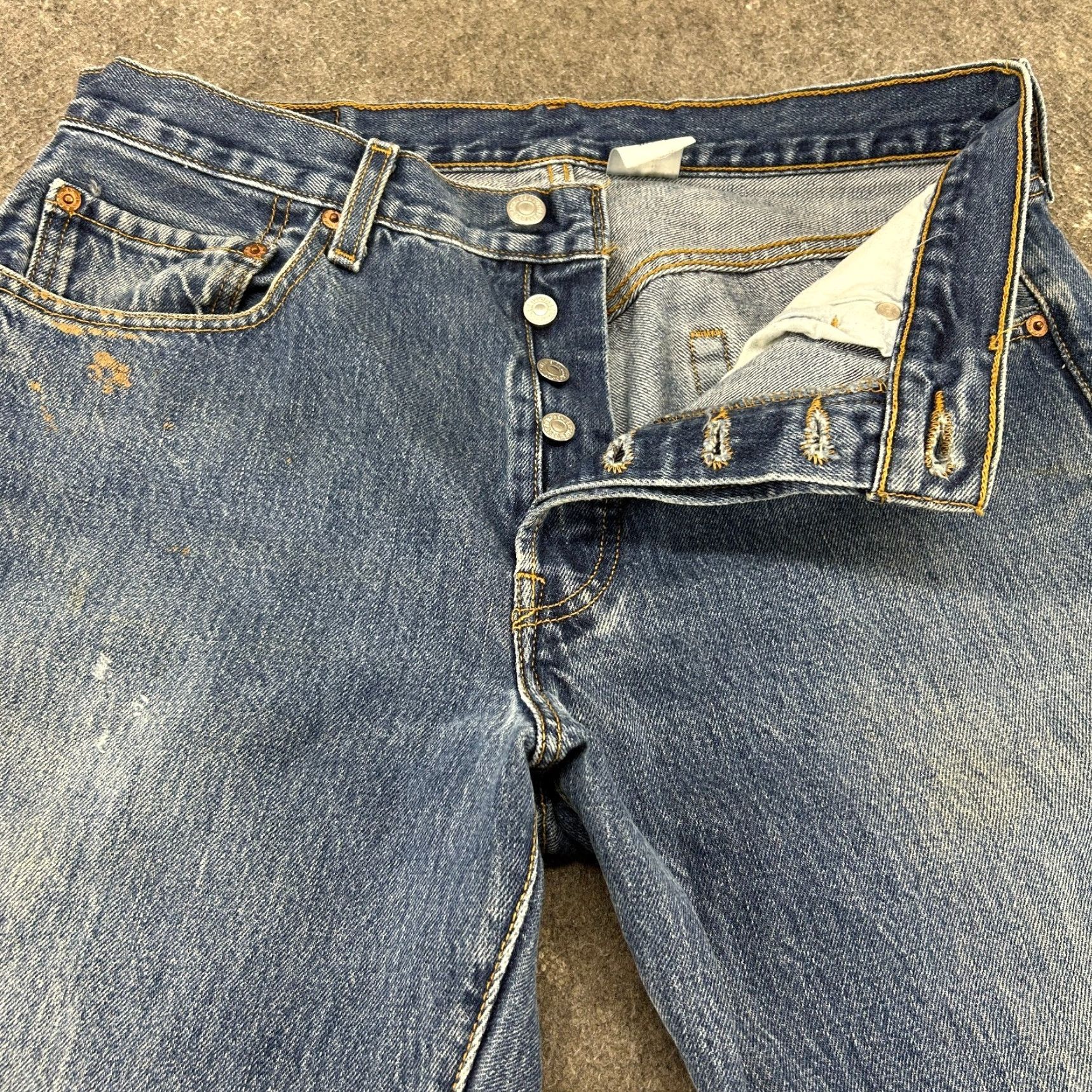 Levi's VINTAGE Levi's 501 Jeans Mens 33x30 Blue Straight Leg Regular Fit Medium Wash 90s Mens Size US 33 - 2 Thumbnail