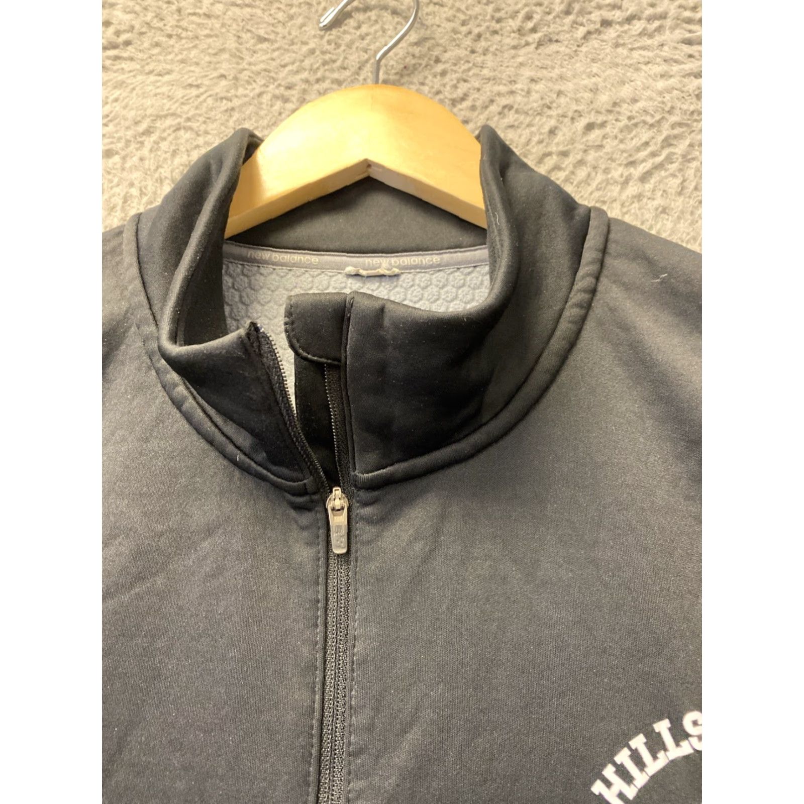 New Balance New Balance Men's Pullover XL Black Slim Linear Sweatshirt Pullover Sweater/0068 Size US XL / EU 56 / 4 - 4 Thumbnail