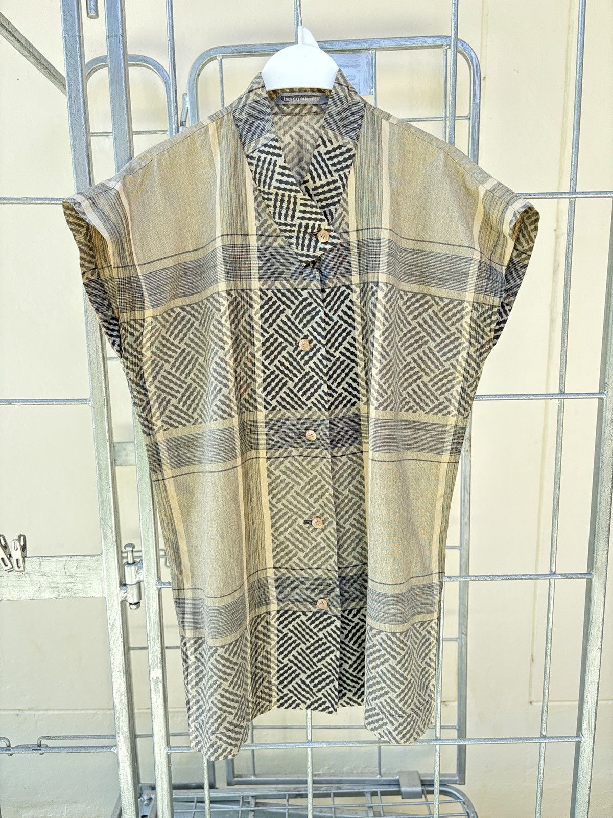 Issey Miyake Issey Miyake vintage sleeveless blouse Size M / US 6-8 / IT 42-44 - 7 Thumbnail