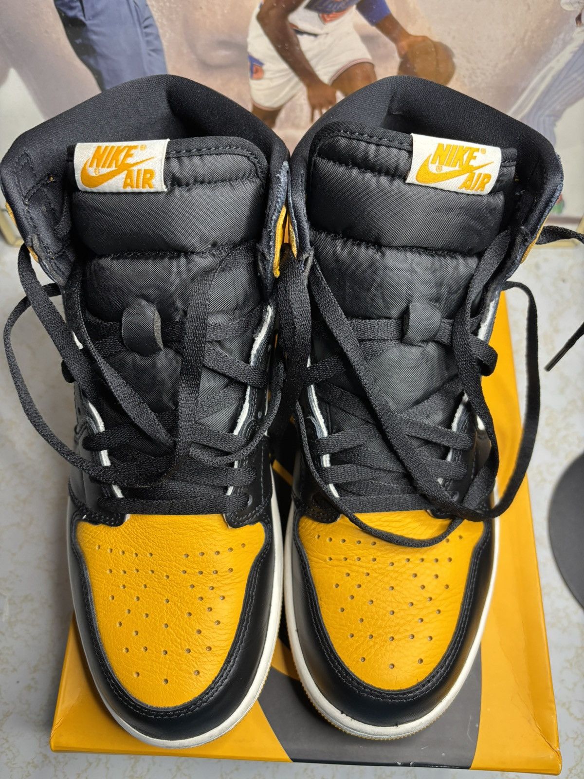Jordan Brand Air Jordan 1 Retro High OG taxi Size US 10 / EU 43 - 2 Thumbnail