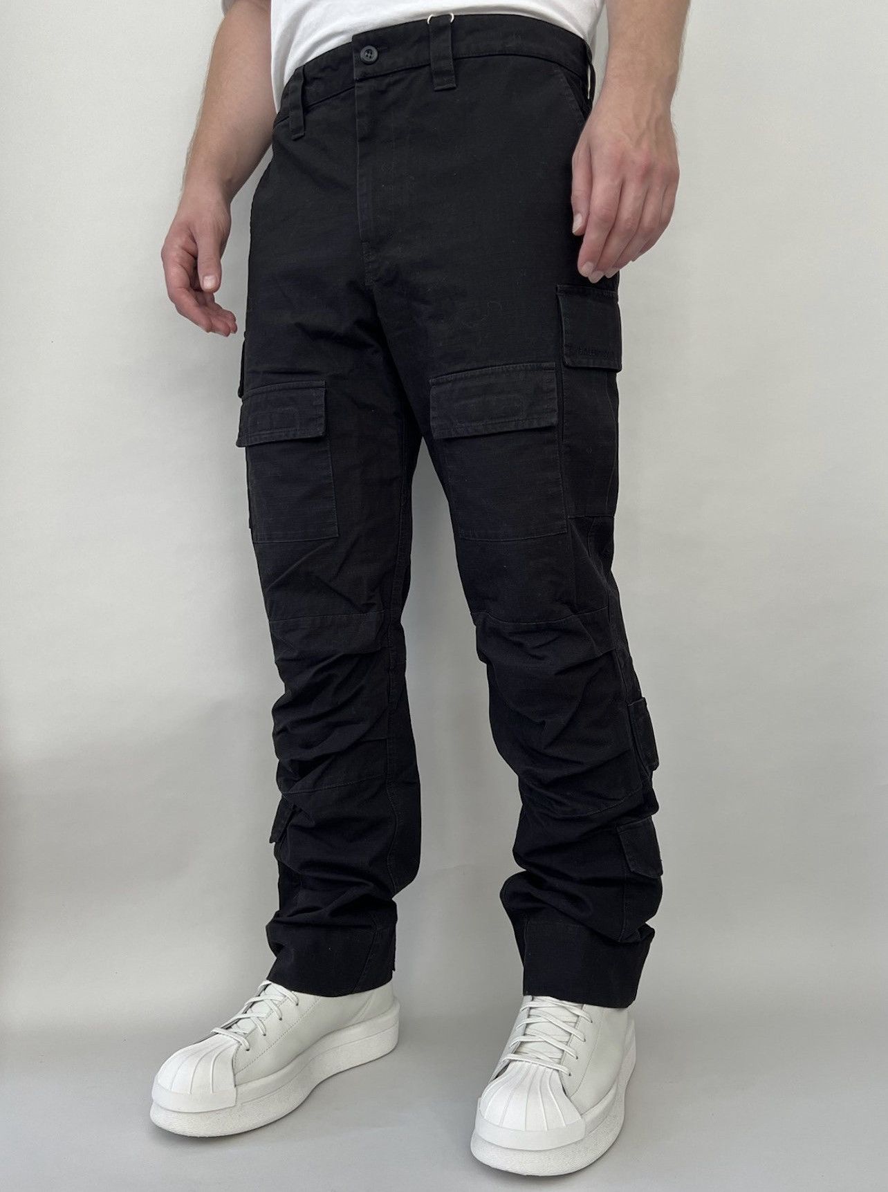 Balenciaga Balenciaga Fitted Cargo Pants Size US 30 / EU 46 - 1 Thumbnail