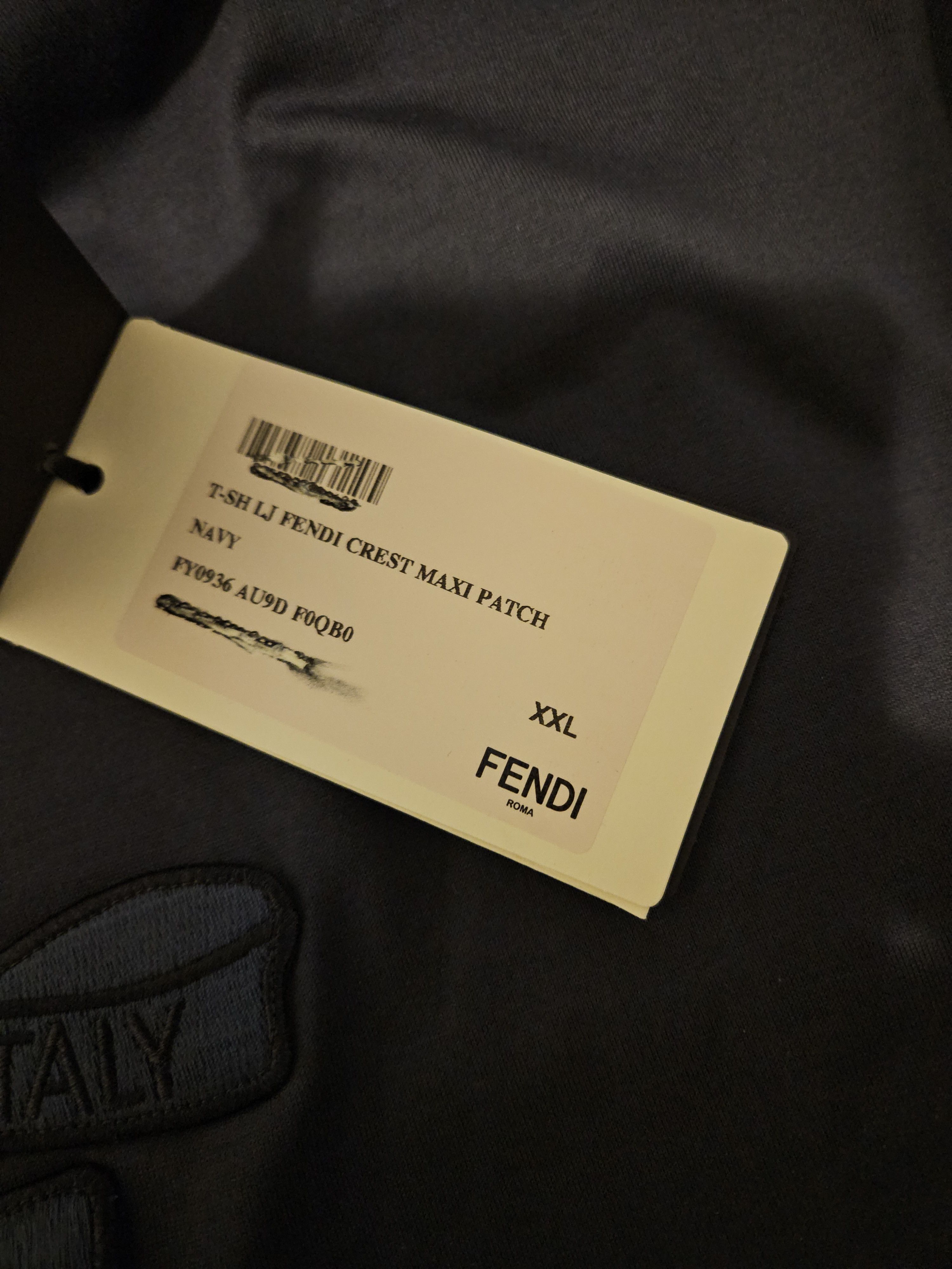Fendi Fendi crest embroidered crewneck tshirt Size US L / EU 52-54 / 3 - 8 Thumbnail