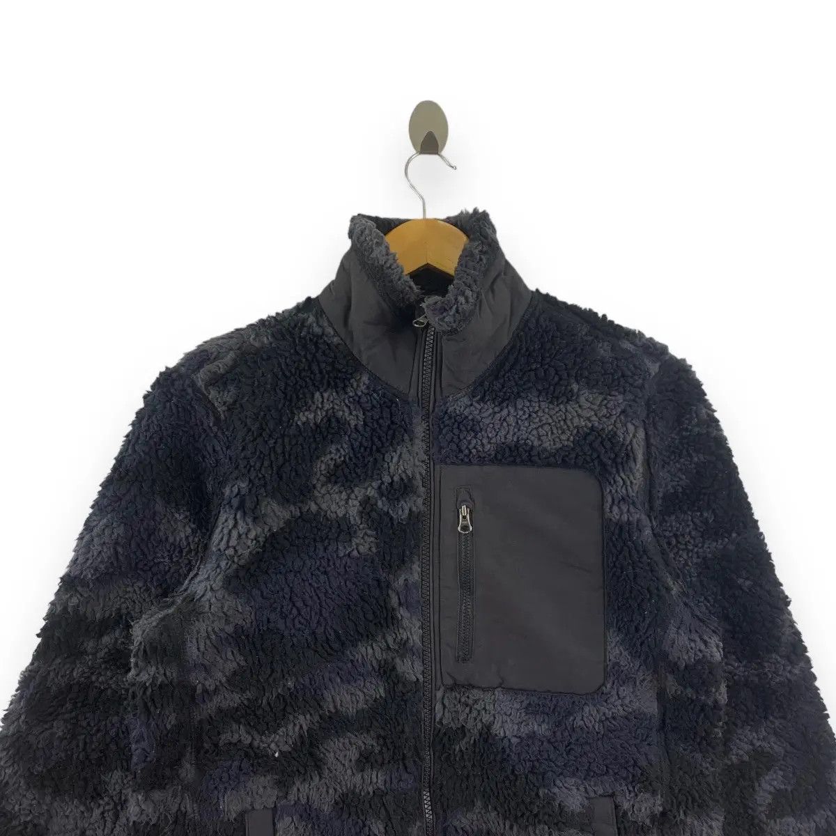 Uniqlo UNIQLO JAPAN Sherpa Retro X Camouflage Fleece Size US S / EU 44-46 / 1 - 4 Thumbnail