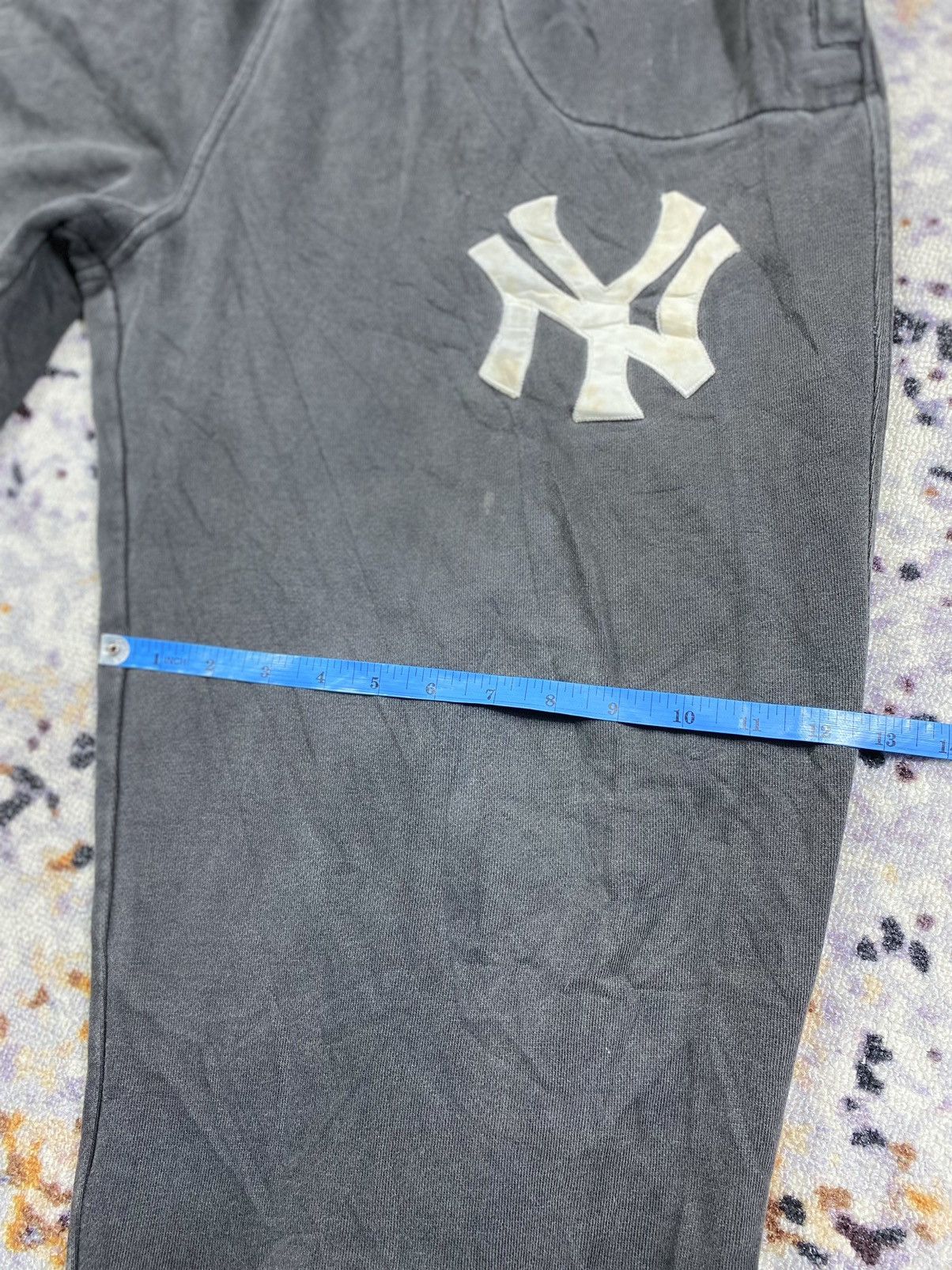 New York Yankees × Russell Athletic VTG Black Russell Athletic New York feded Jogger pants Baggy Size US 28 / EU 44 - 12 Thumbnail