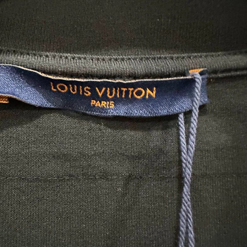 Louis Vuitton Louis Vuitton Green Arrow Short Sleeves Size US XXL / EU 58 / 5 - 2 Thumbnail
