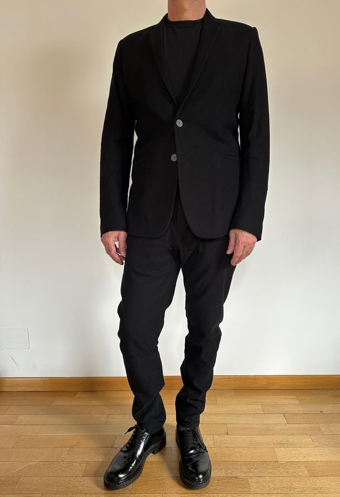 Soft and comfortable black suit cotton/linen.