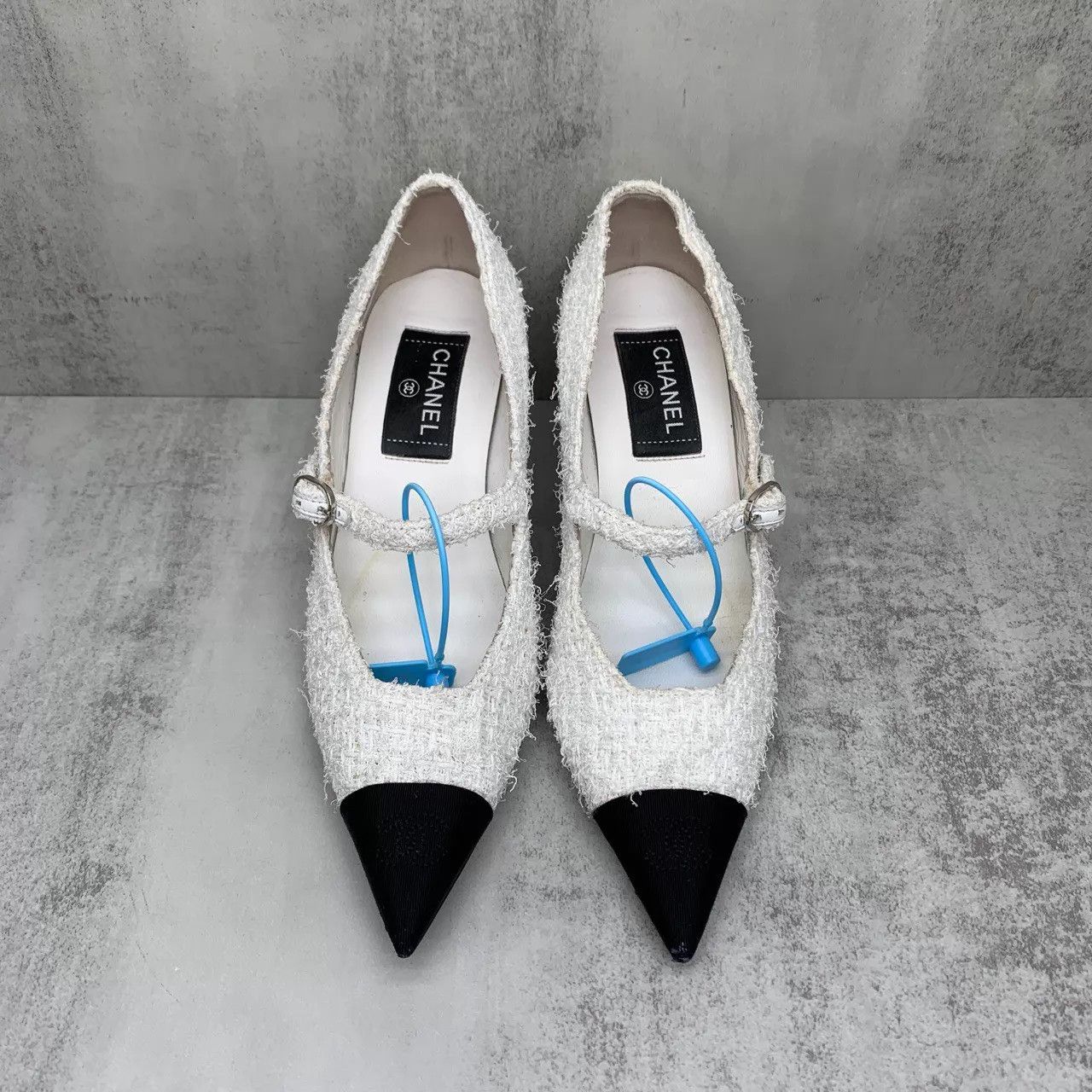 Chanel Chanel White Tweed Heels 36.5 95 New Size US 6 / IT 36 - 4 Thumbnail