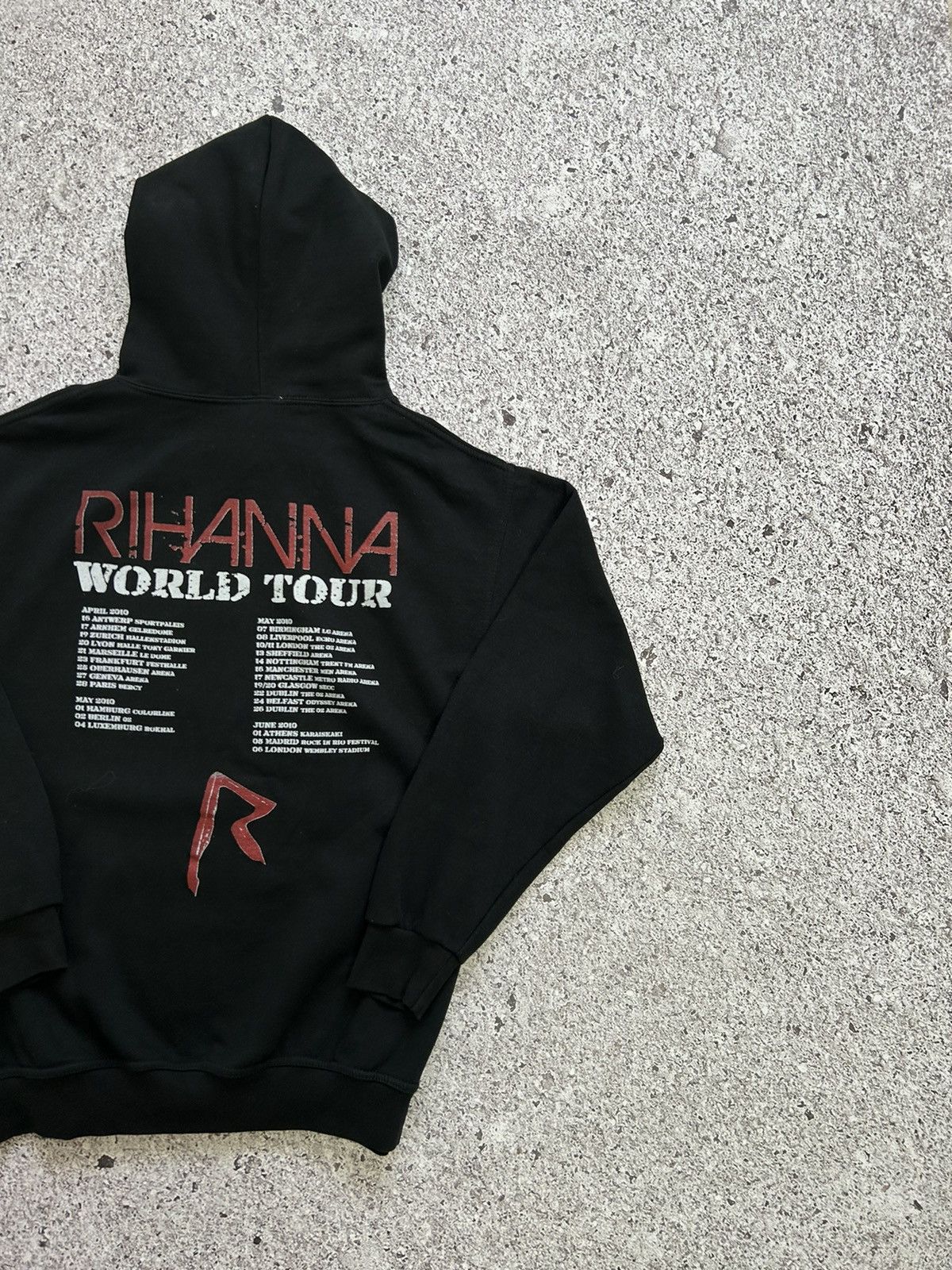 Rihanna × Vintage Vintage 2010 Rihanna World Tour 2010 Hoodie Y2K Hype Size US M / EU 48-50 / 2 - 8 Thumbnail