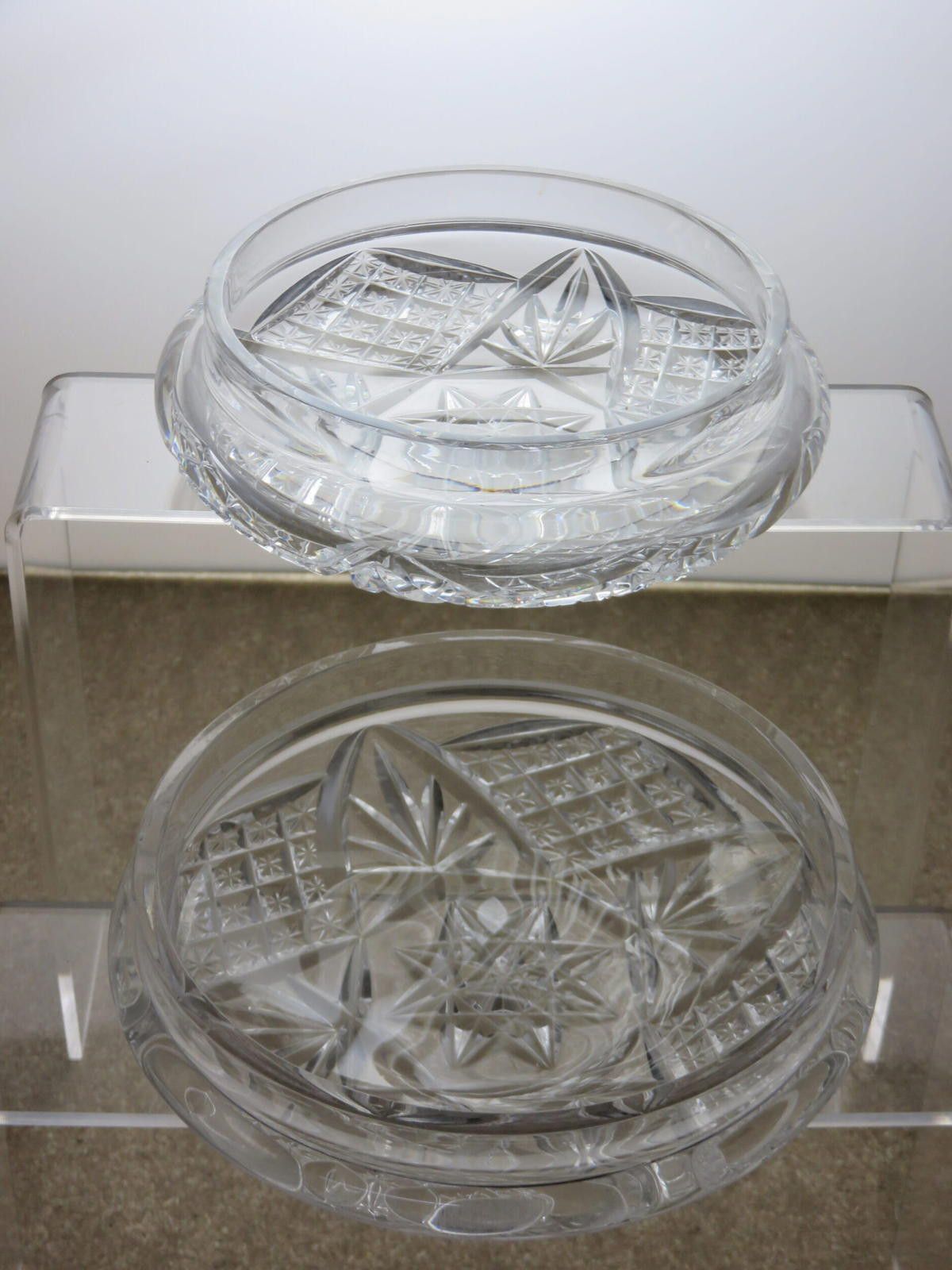 The Unbranded Brand Hand Cut Lead Crystal Storage Round Trinket Box 2 1/2" Size ONE SIZE - 6 Thumbnail