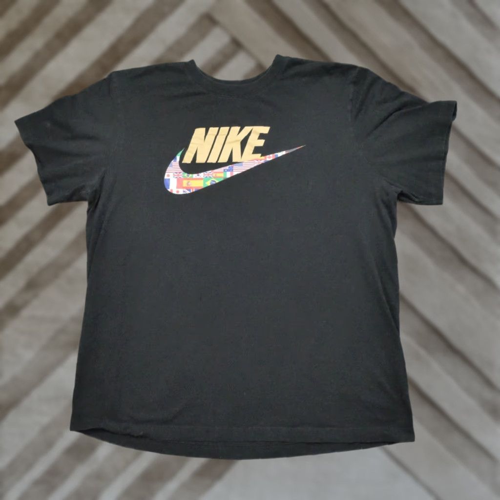Nike Nike T Shirt Mens Large Black Swoosh Logo Gold Flags Tee Size US L / EU 52-54 / 3 - 1 Thumbnail