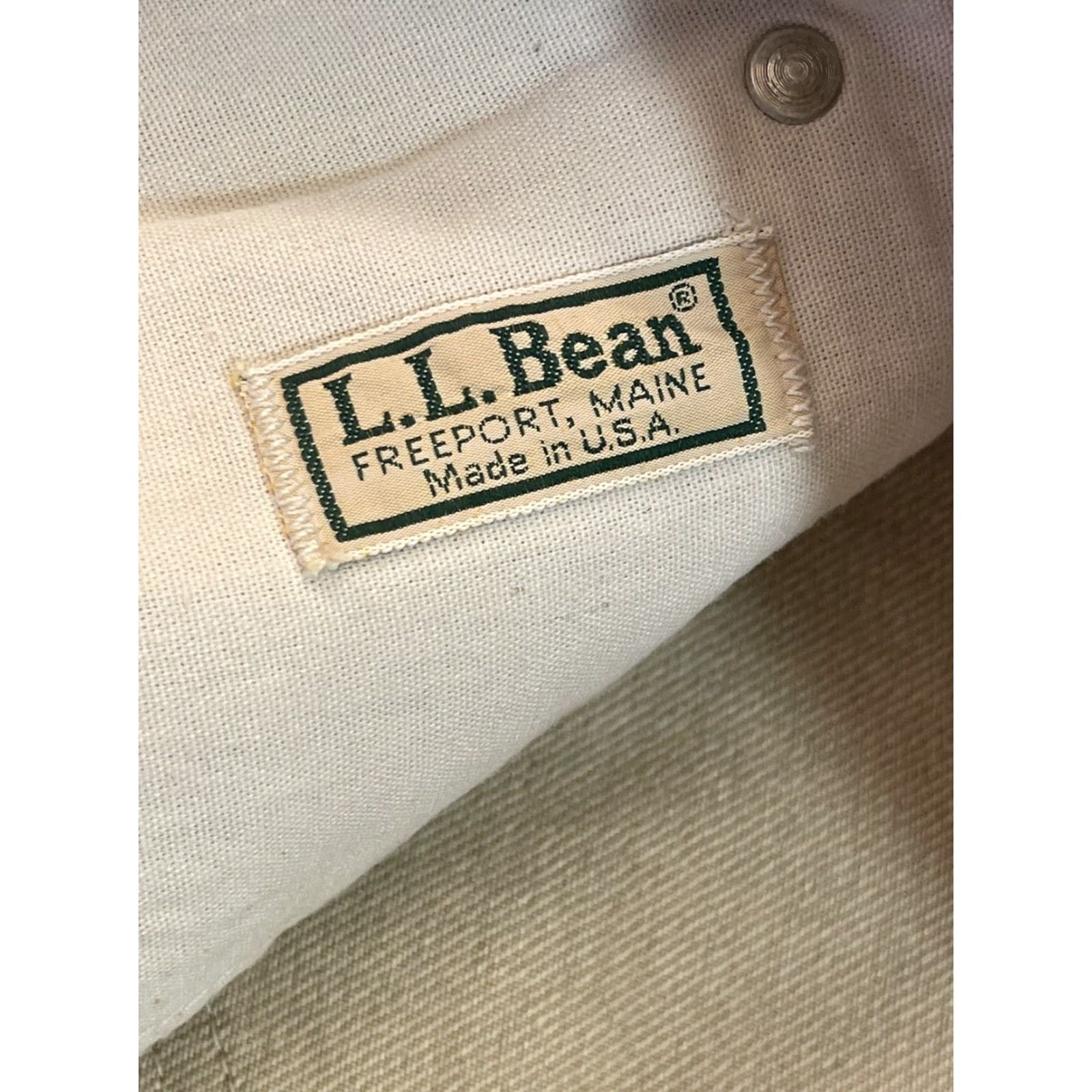 Vintage VINTAGE L.L. Bean Mens 90s USA Tan Denim Jean Shorts Flat Front Hiking Outdoor 42 Shirt/Shorts? Size US 42 / EU 58 - 2 Thumbnail