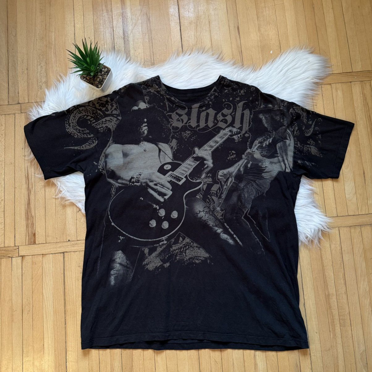 Band Tees 📌 Vintage 2009 Slash Full Print Rock Tshirt Size US XL / EU 56 / 4 - 2 Thumbnail