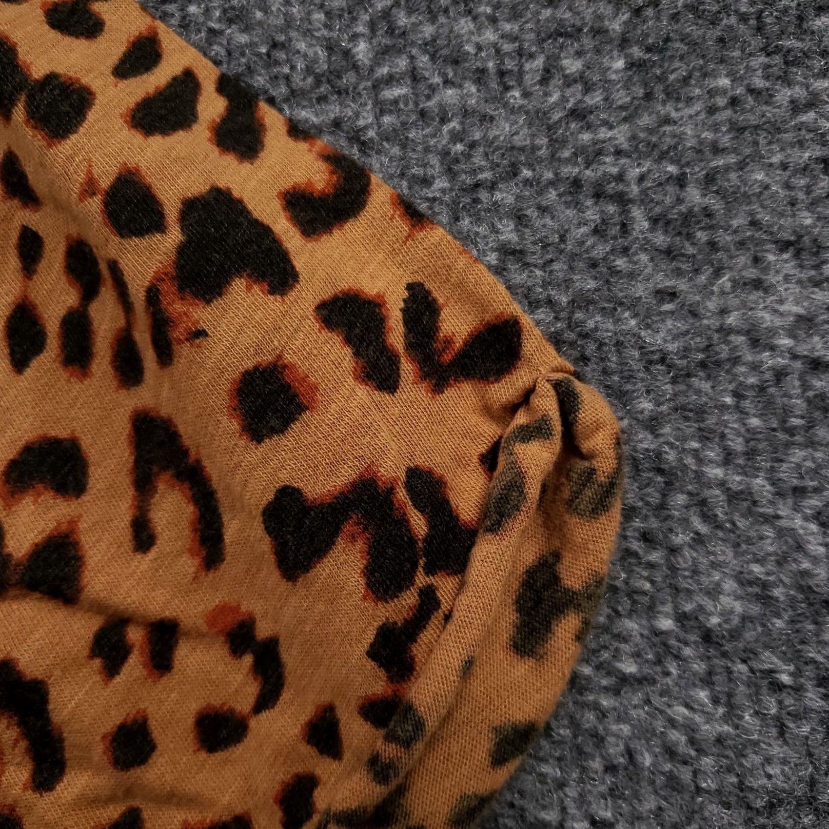 Vintage We The Free Clarity T Shirt Womens XS Brown Leopard Print Short Sleeve Pullover Round Neck Casual Basic Fashion Knit Top Mens Womens Girls Boys Size XS / US 0-2 / IT 36-38 - 4 Thumbnail