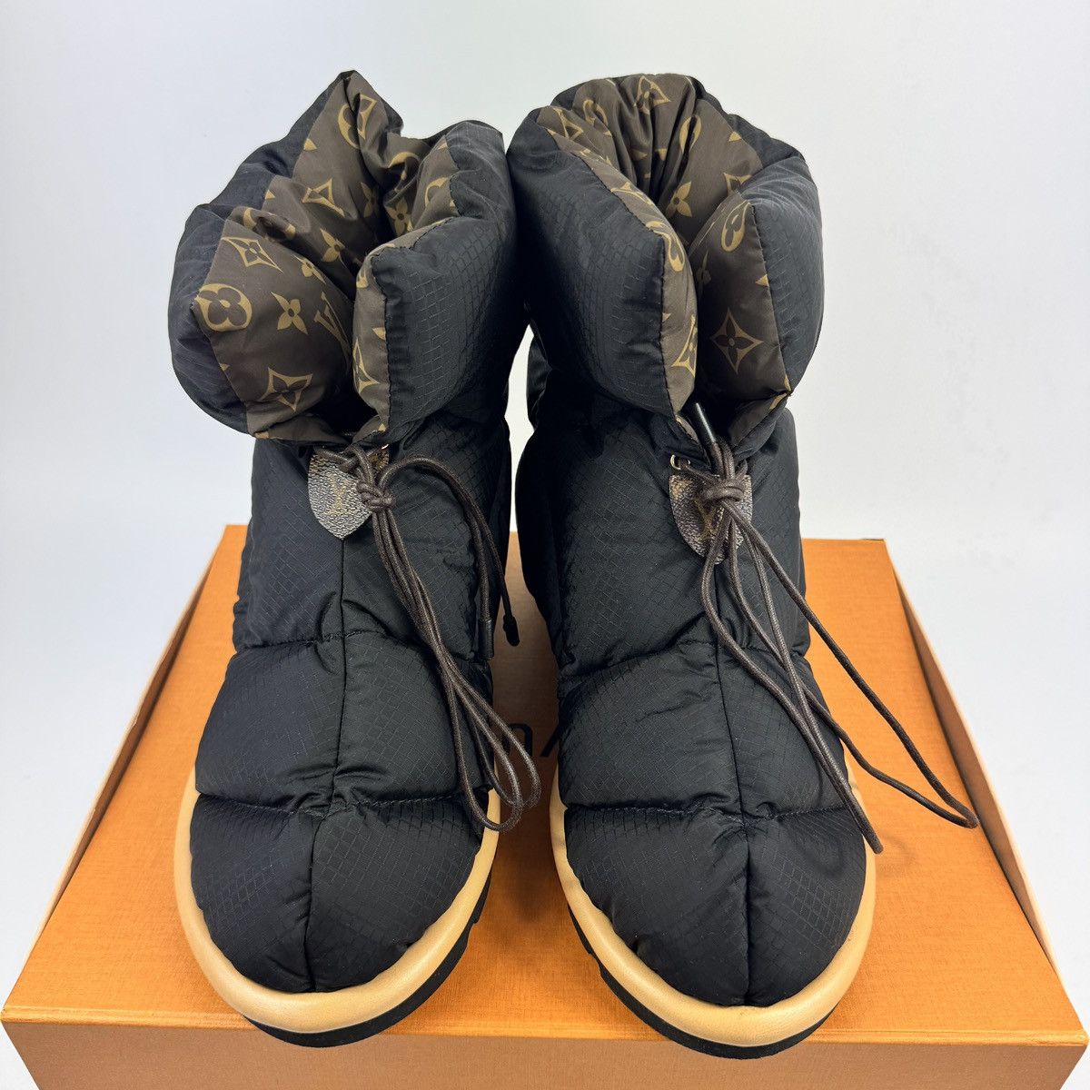 Louis Vuitton PILLOW COMFORT ANKLE BOOTS Size US 9 / EU 42 - 1 Thumbnail