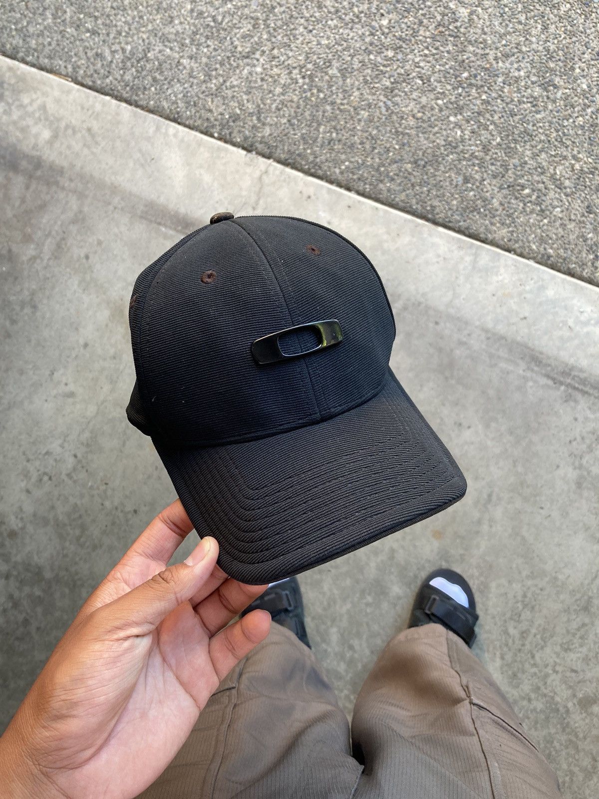 Oakley Black Y2K Oakley Hat Size ONE SIZE - 1 Thumbnail