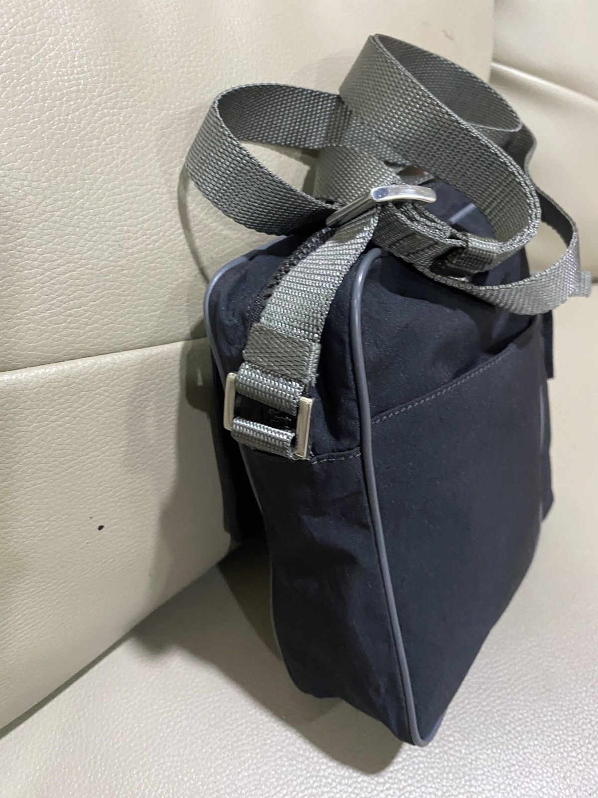 Prada Authentic Prada Sling Art.4VA337 Mat.JAY Bag Size ONE SIZE - 7 Thumbnail