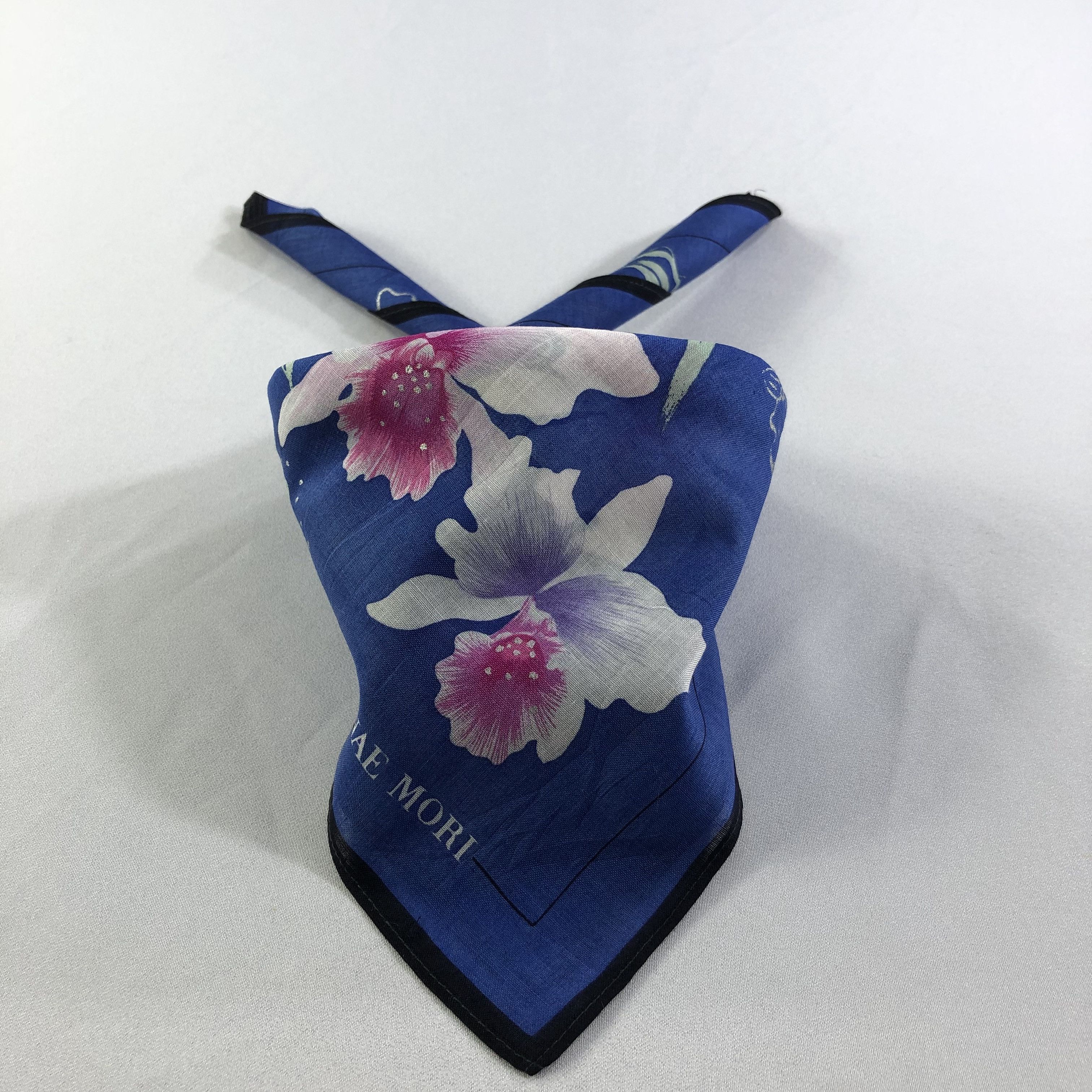 Hanae Mori Hanae Mori Handkerchief Neckerchief Bandana H1467 Size ONE SIZE - 1 Thumbnail