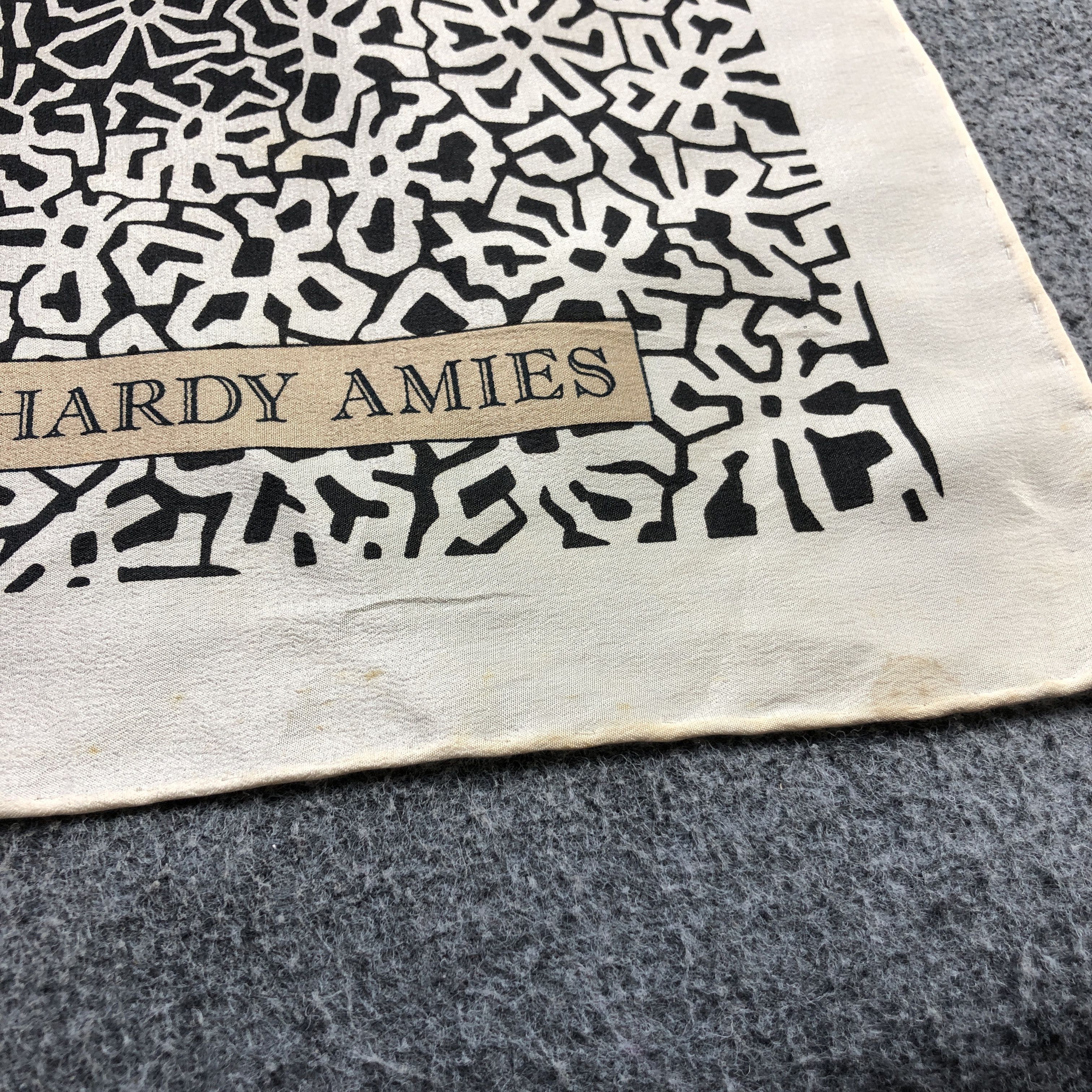 Hardy Amies Vintage Hardy Amies Floral Hand Rolled Silk Scarf M1290 Size ONE SIZE - 6 Thumbnail