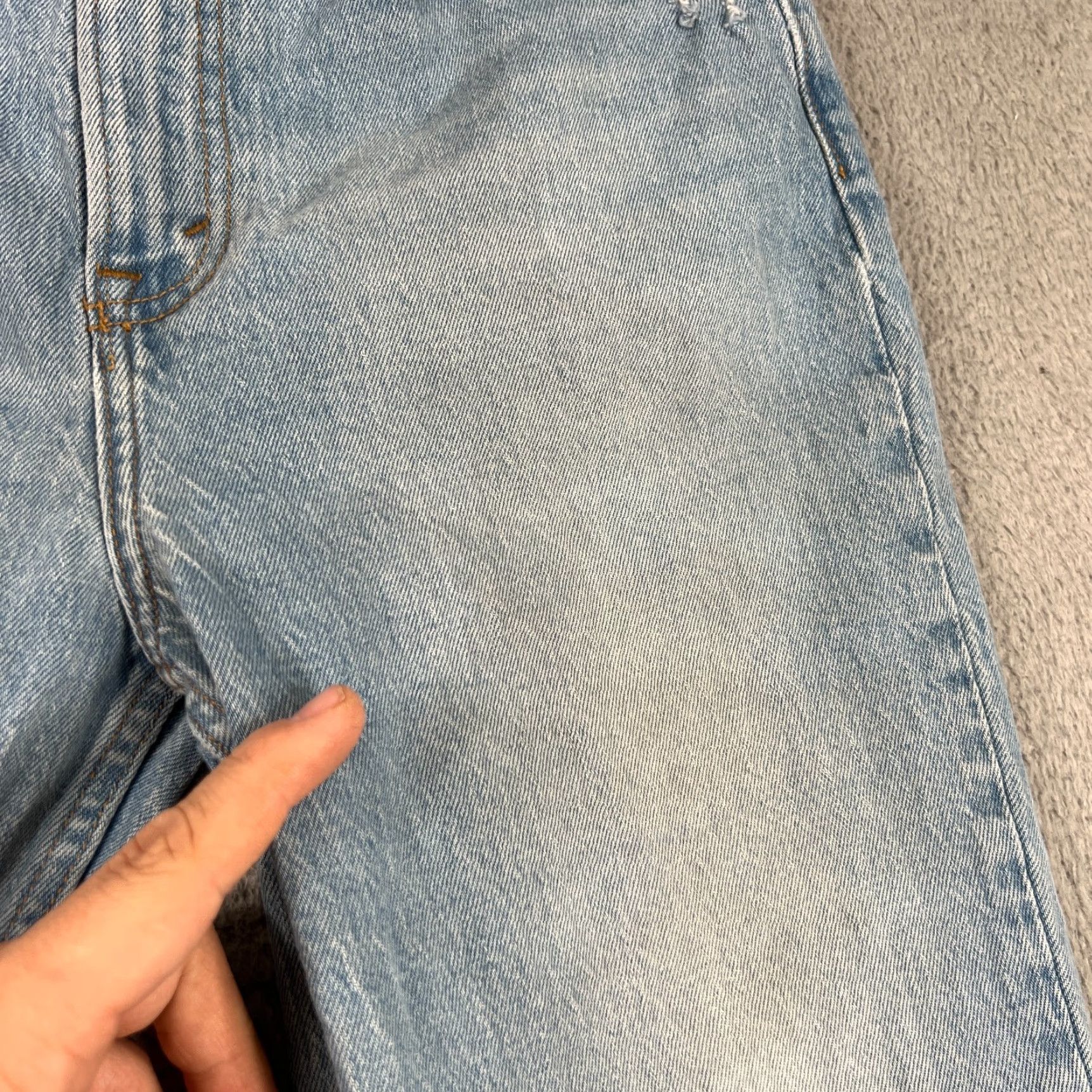 Abercrombie & Fitch Abercrombie & Fitch Ultra High Rise Kick Flare Distressed Raw Hem Jean Size 27/4 Size 27" / US 4 / IT 40 - 4 Thumbnail