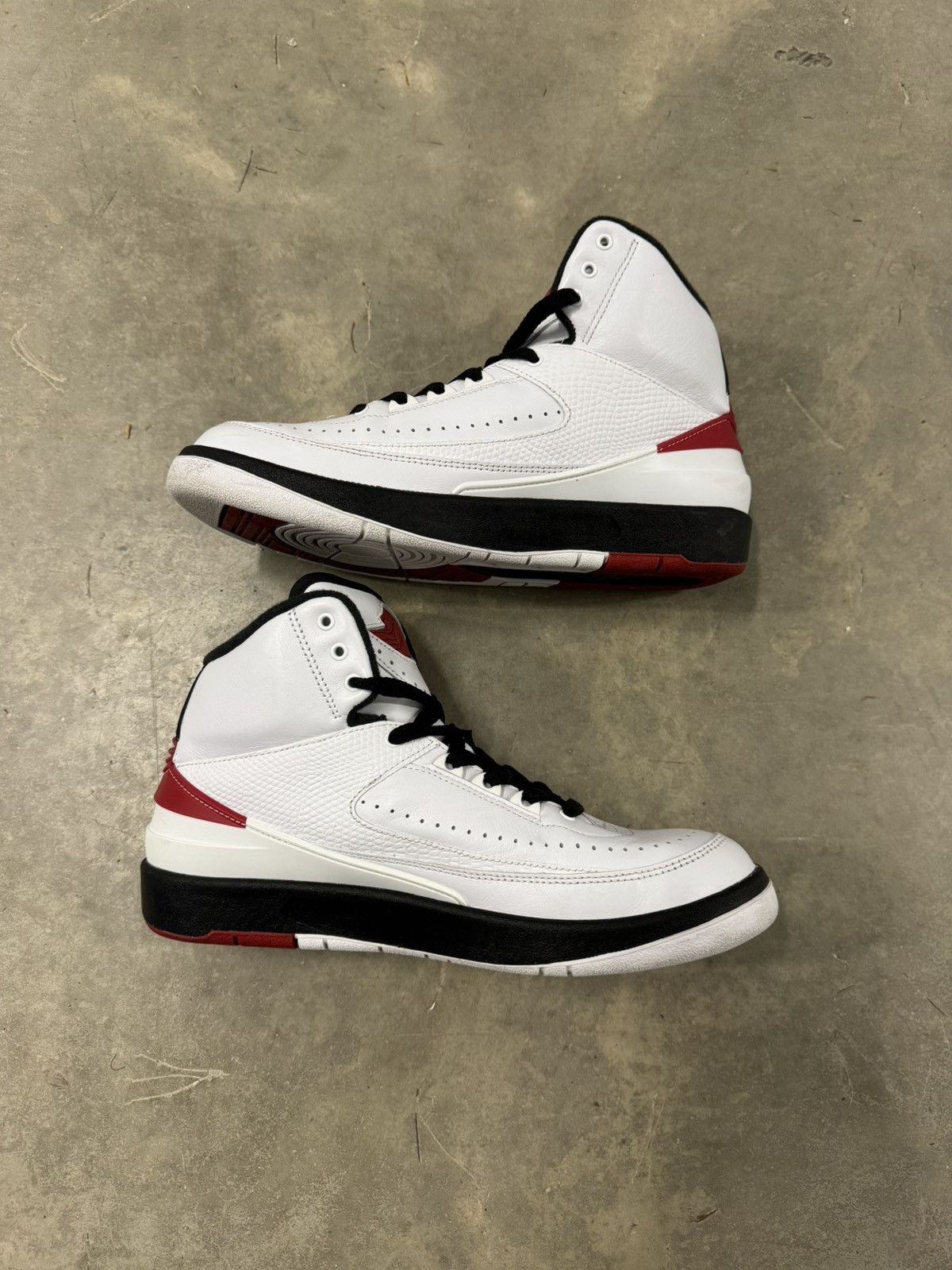 Jordan Brand Jordan 2 Retro Chicago 2022 Size 8 Size US 8 / EU 41 - 3 Thumbnail