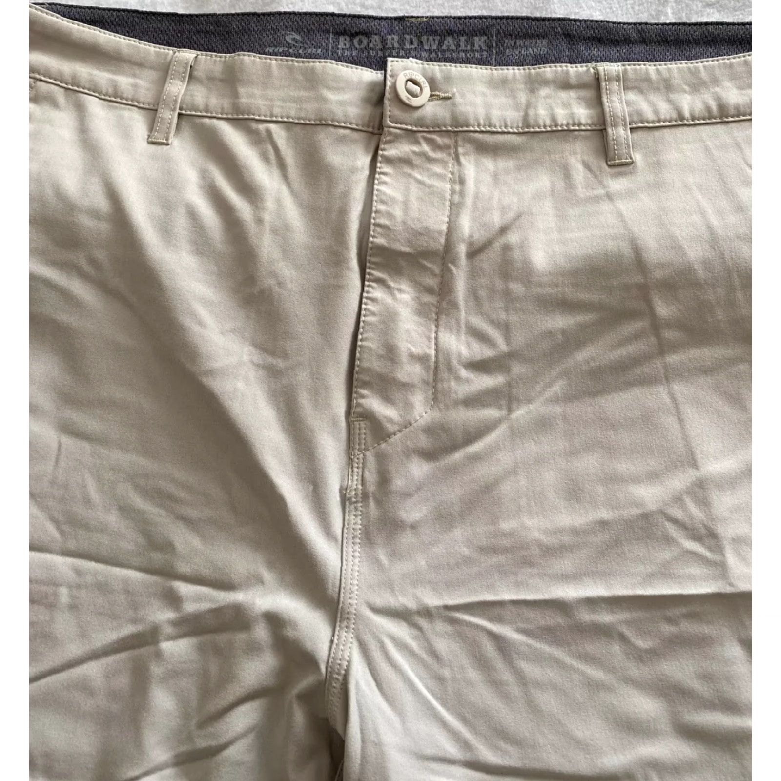 Vintage Boardwalk Shorts Men’s Size 40 Beige Stretch Chino Performance Mens Size US 40 / EU 56 - 2 Thumbnail