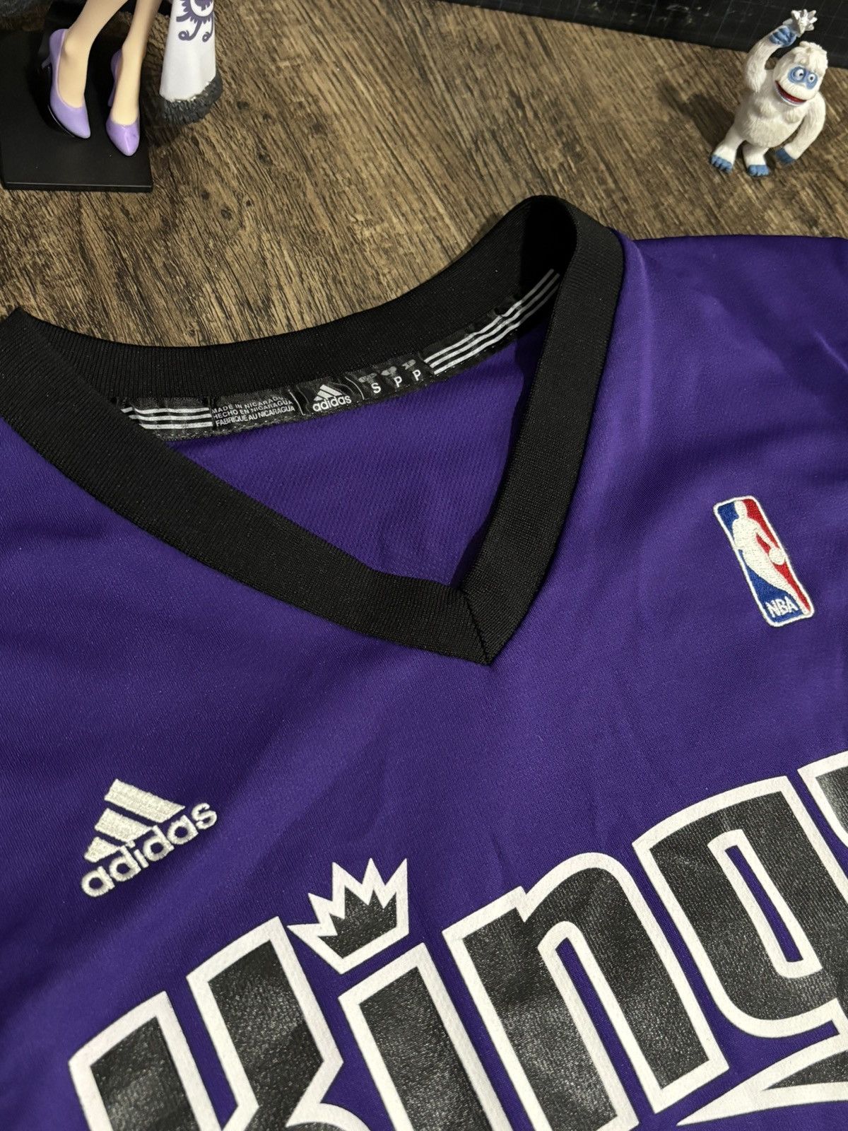 Adidas 2011 Jimmer Fredette Sacramento Kings Adidas Jersey Small Size US S / EU 44-46 / 1 - 3 Thumbnail