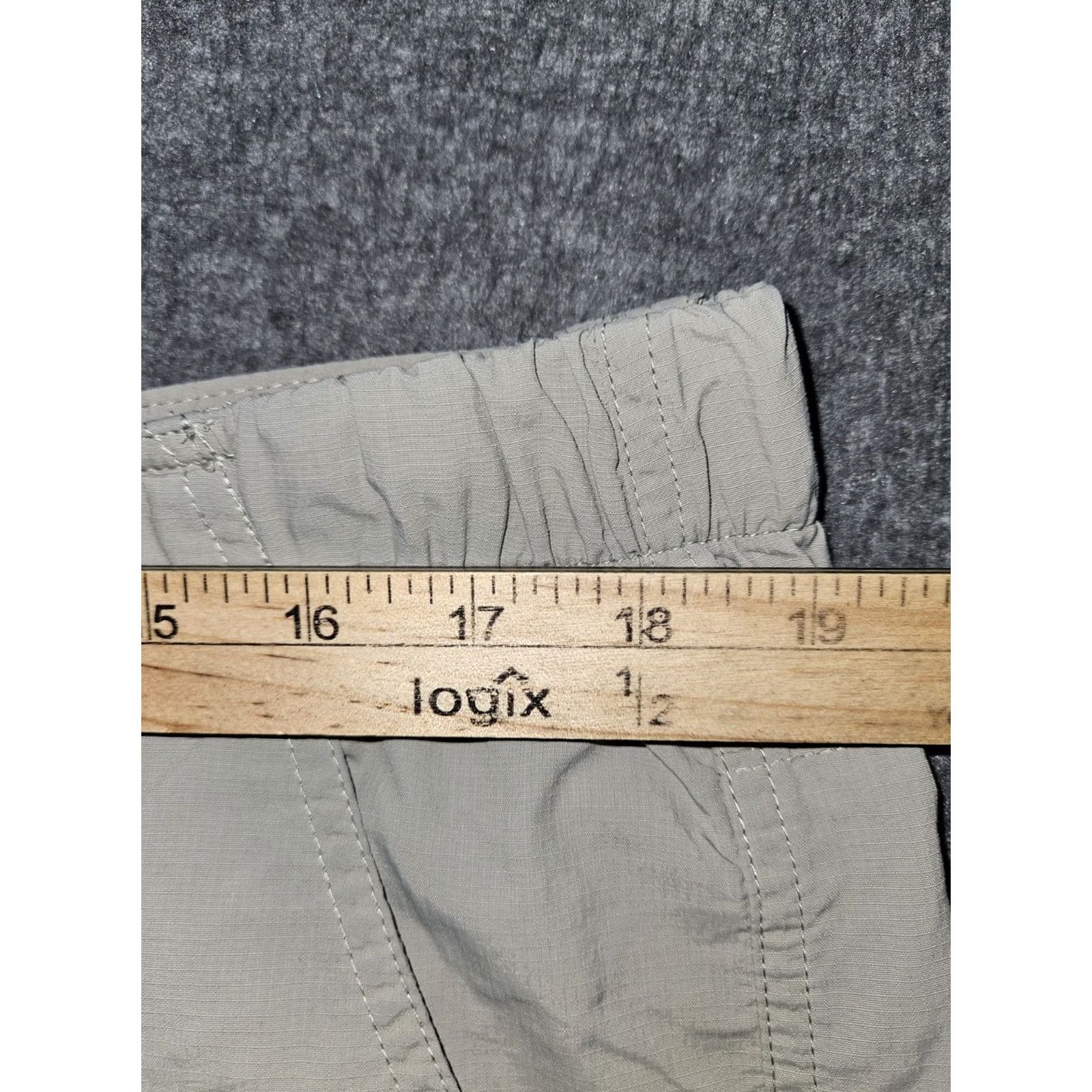 Vintage Columbia Omni-Shade Beige Nylon Cargo Shorts Mens 38 Hiking Travel Outdoor Lined Pockets UV Protection Size US 38 / EU 54 - 2 Thumbnail