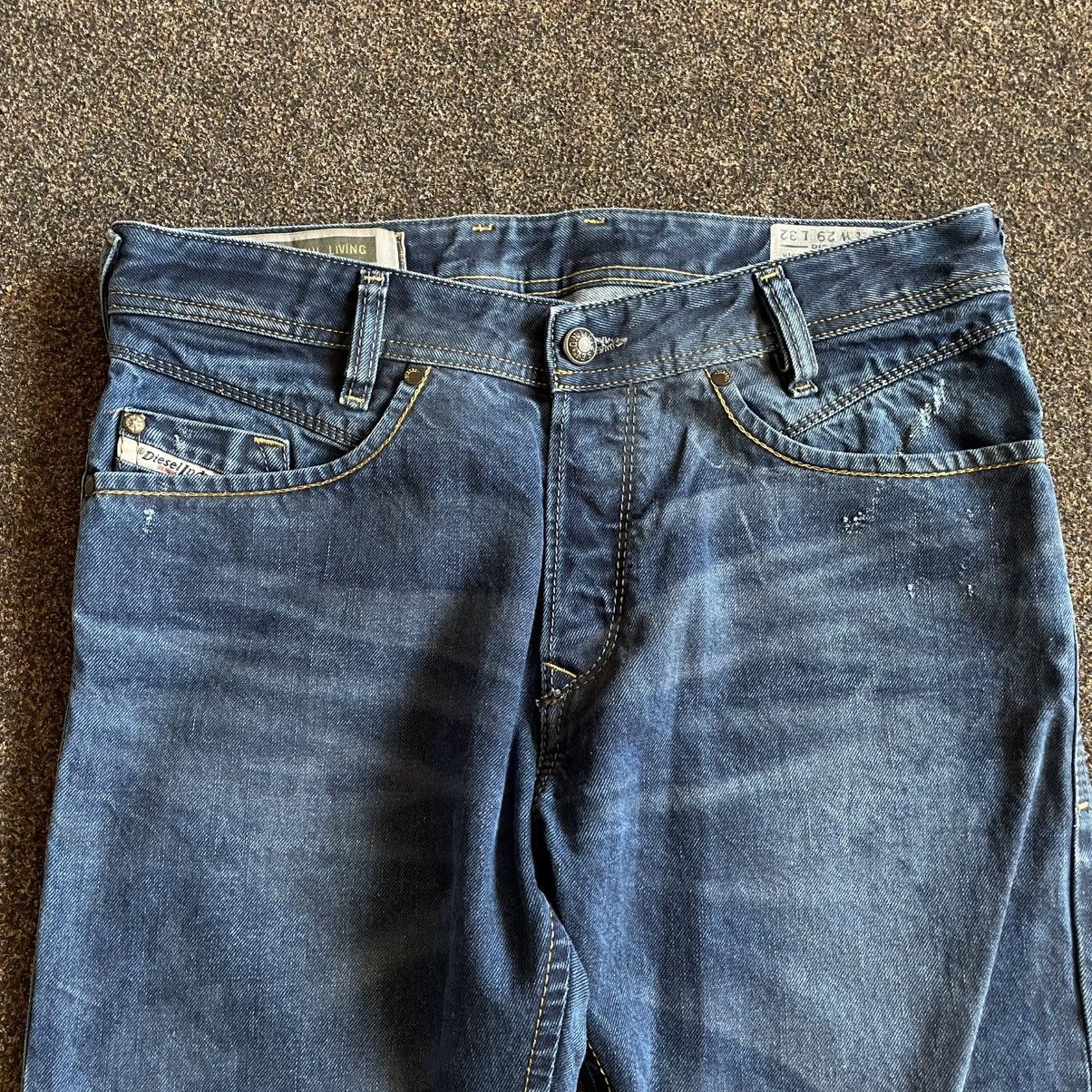 Vintage Vintage 90s Diesel Baggy Jeans Faded Wash Skate Y2K Logo 29 Size US 29 - 3 Thumbnail