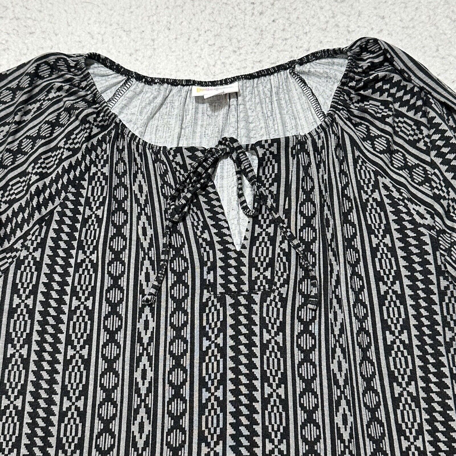 Other LuLaRoe Small 3/4 Sleeve Peasant Top Lightweight Blouse Size S / US 4 / IT 40 - 2 Thumbnail