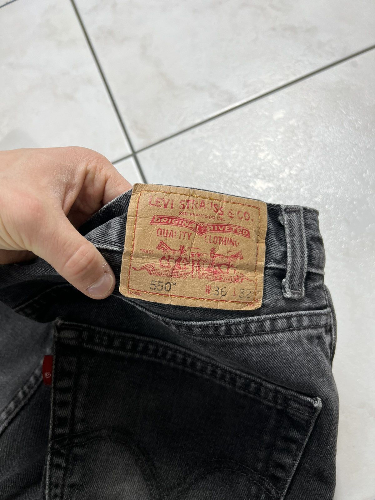 Levi's Vintage 90s Levi’s 550 relaxed fit baggy washed denim jeans Size US 36 / EU 52 - 18 Thumbnail