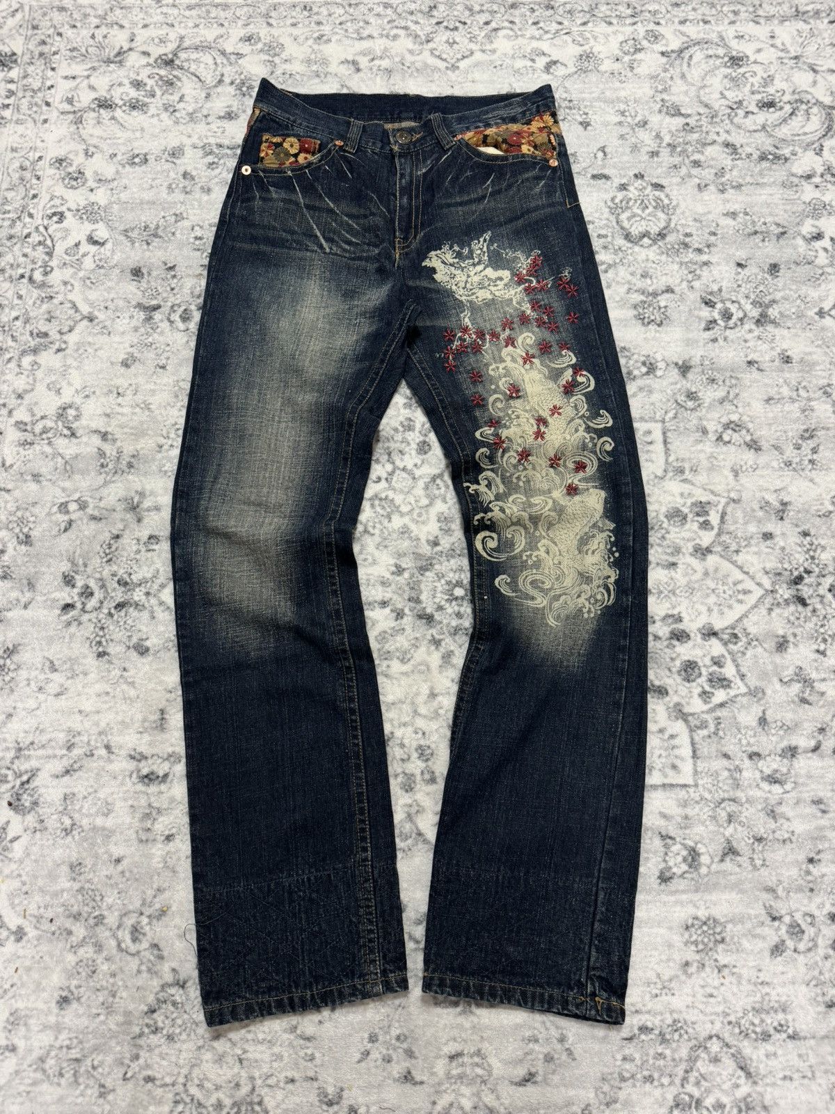 Japanese Brand JAPANESE BRAND KOI FISH KARAKURI STYLE DISTERSSED DENIM JEAN Size US 32 / EU 48 - 1 Thumbnail