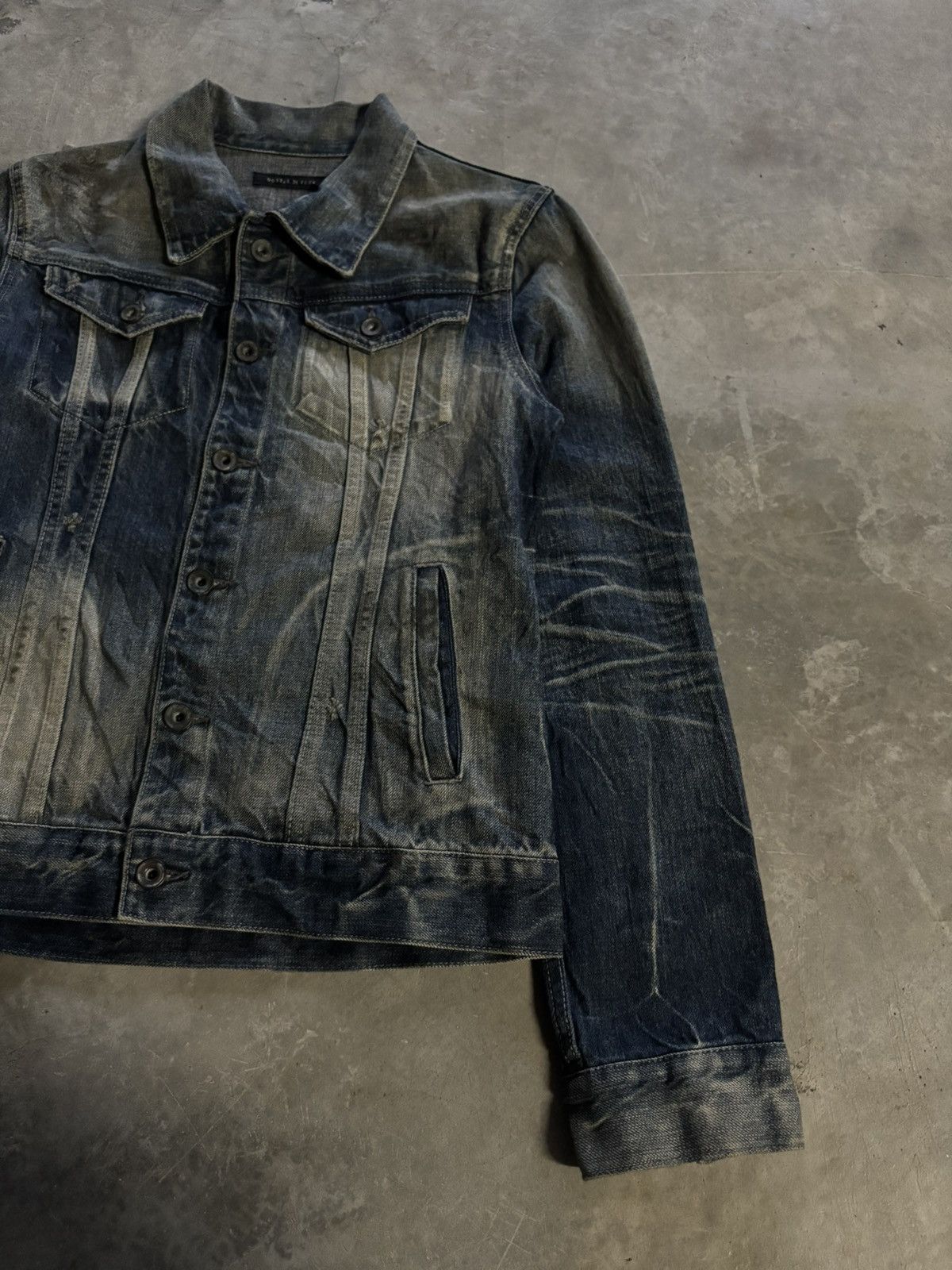 GOSTAR DE FUGA GOSTAR DE FUGA denim jacket trucker distressed mudwash oil Size US XS / EU 42 / 0 - 7 Thumbnail