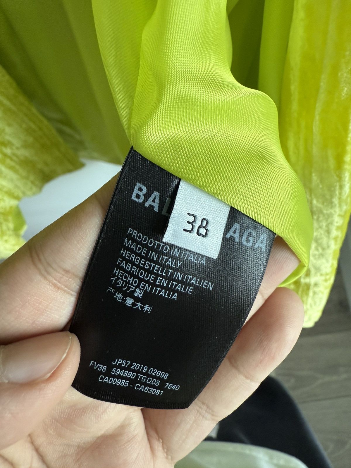 Balenciaga Balenciaga 2019 Runway velvet pajama shirt belted robe Size US M / EU 48-50 / 2 - 4 Thumbnail