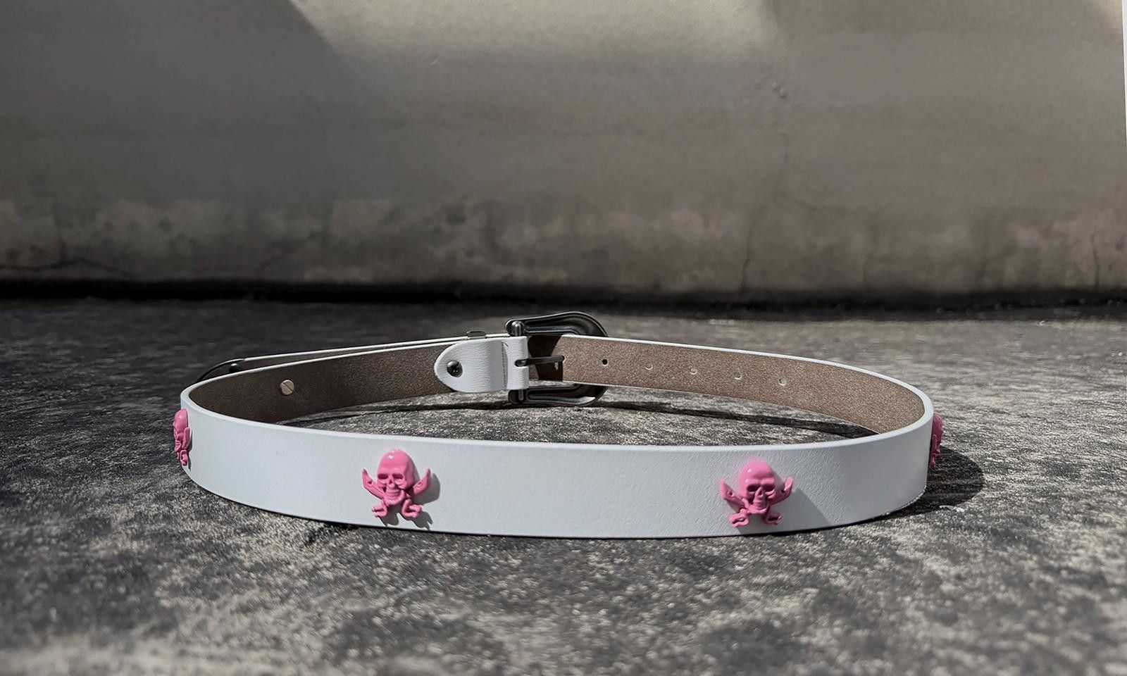 Leather White Leather Belt with Ornate Silver Buckle, Slim Fit Size ONE SIZE - 6 Thumbnail