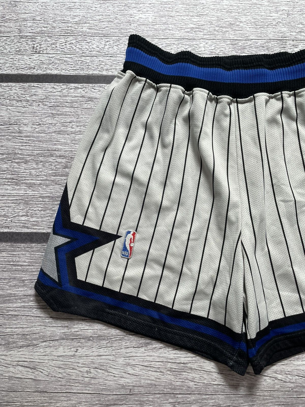 Champion Vintage Champion USA Orlando Magic NBA basketball shorts Size US 32 / EU 48 - 2 Thumbnail
