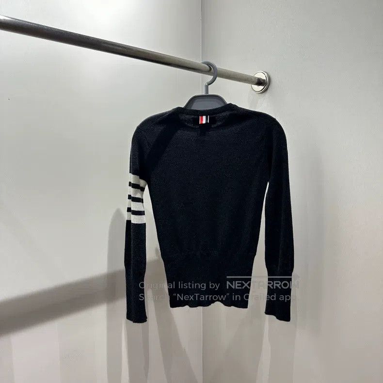 Thom Browne Thom Browne Four-Stripe Cashmere Long Sleeve Sweater Size XS / US 0-2 / IT 36-38 - 2 Thumbnail
