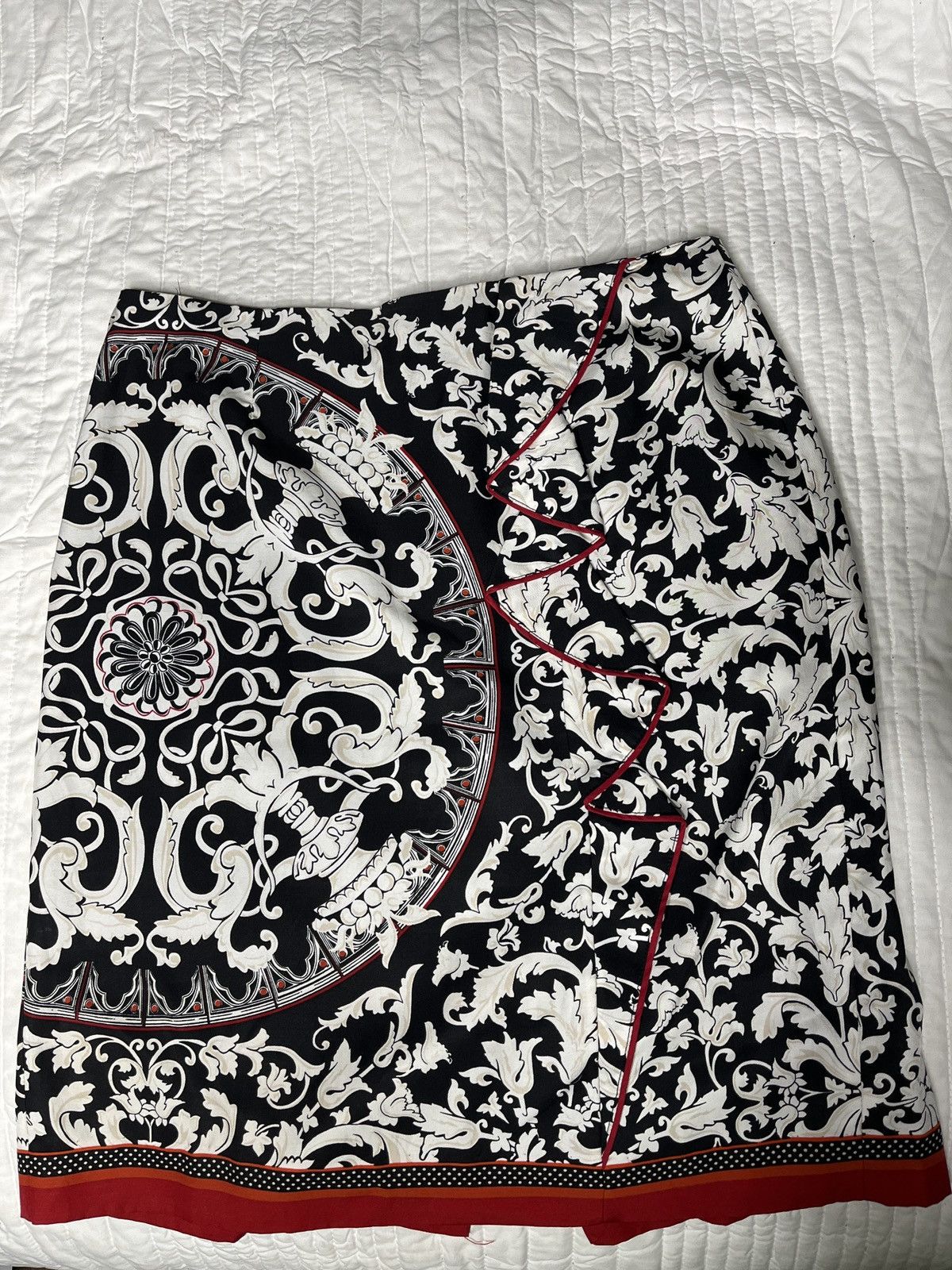 White House Black Market White House Black Market Skirt Size 26" / US 2 / IT 38 - 1 Thumbnail