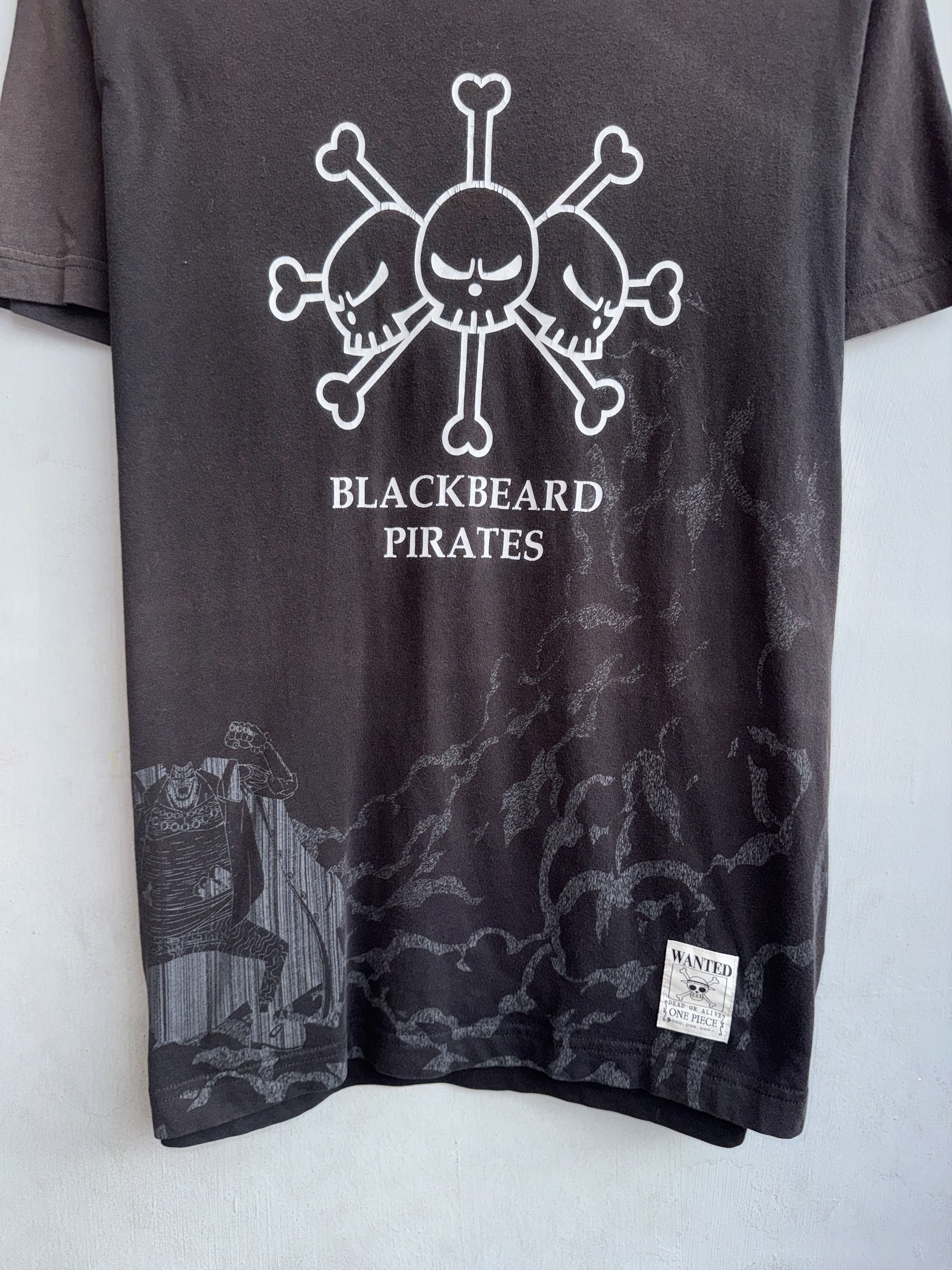 One Piece × Uniqlo One Piece Blackbeard Pirates Shirt Size US L / EU 52-54 / 3 - 4 Thumbnail