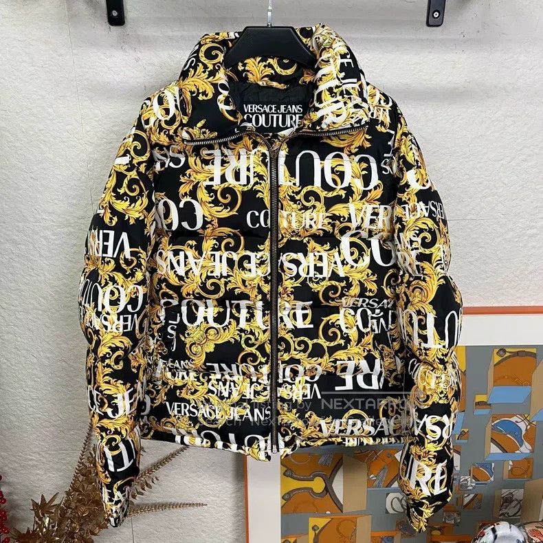 Versace Versace The barrage is full of printed down jackets Size US M / EU 48-50 / 2 - 1 Thumbnail