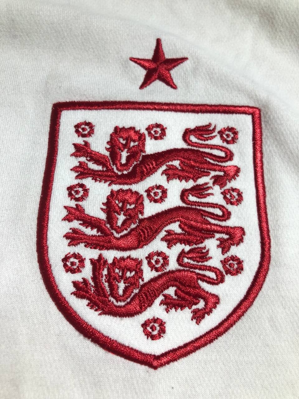 Umbro × Vintage Vintage England Umbro soccer jersey Size US M / EU 48-50 / 2 - 13 Thumbnail