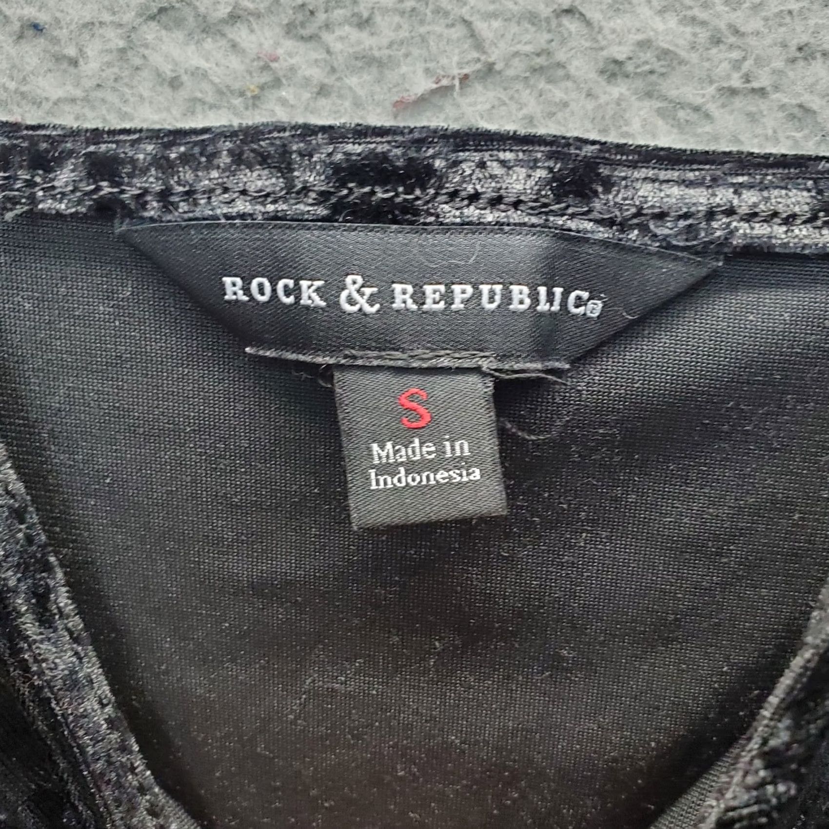 Vintage Rock & Republic Blouse Womens Small Black Velvet Cold Shoulder Sleeve Stretch Shirt Size S / US 4 / IT 40 - 7 Thumbnail