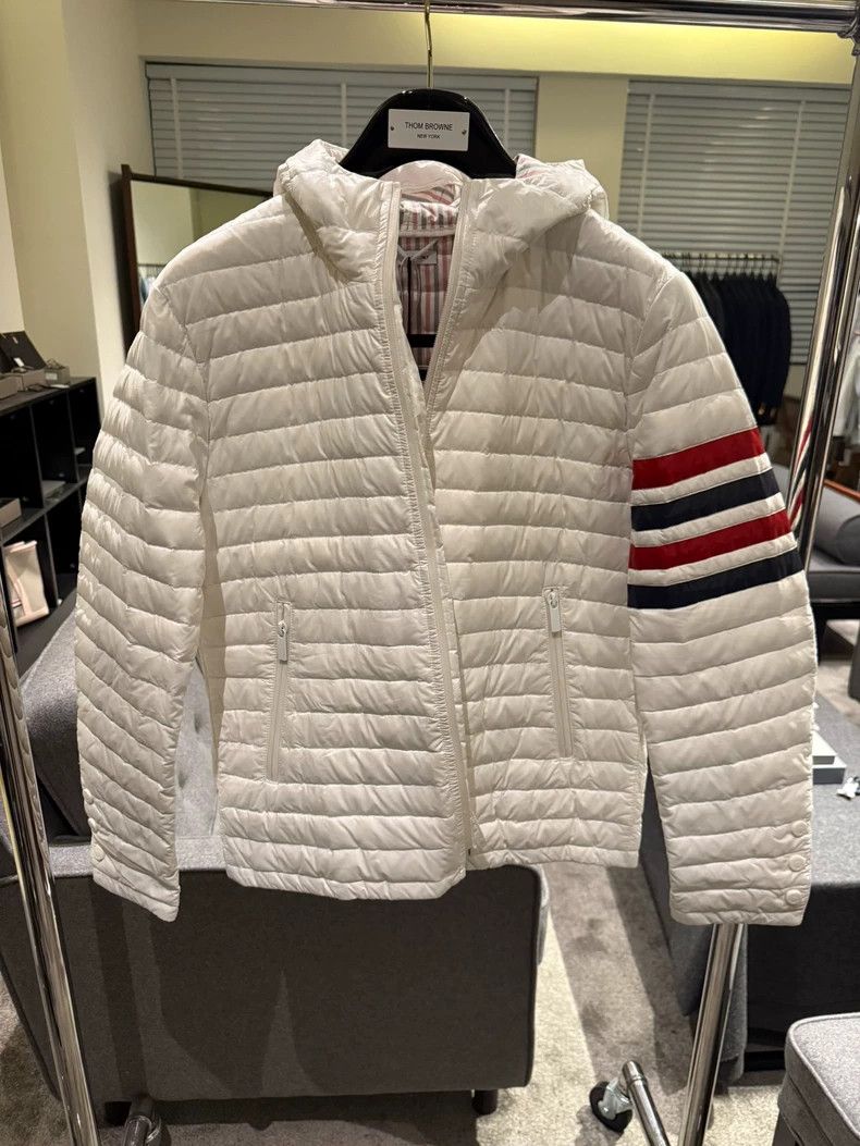 Thom Browne White four-bar hooded down jacket 2503-Nextarr