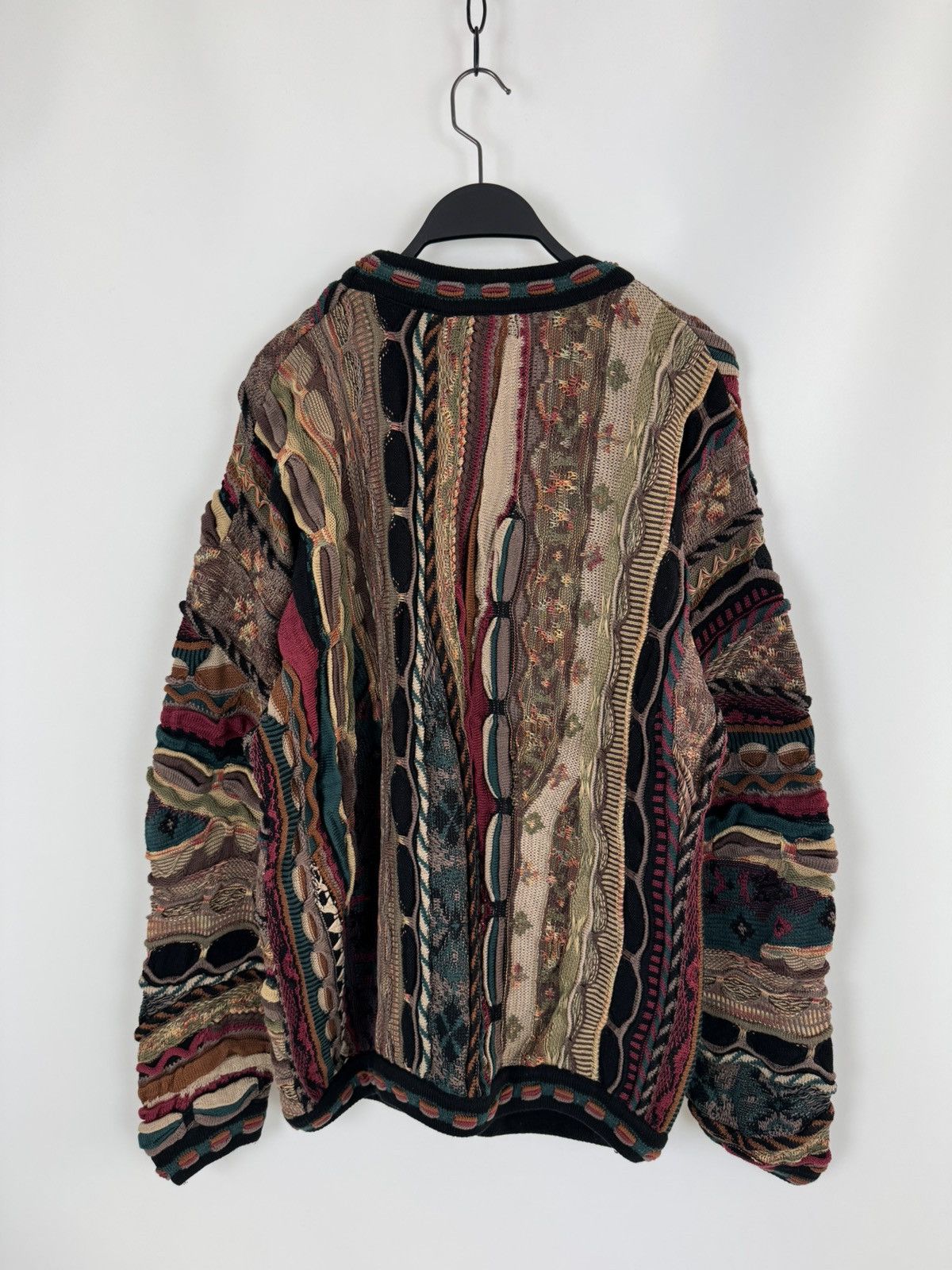 Tundra Canada Vintage Tundra Canada Abstract Knitted Coogi Style Sweater Size US L / EU 52-54 / 3 - 10 Thumbnail