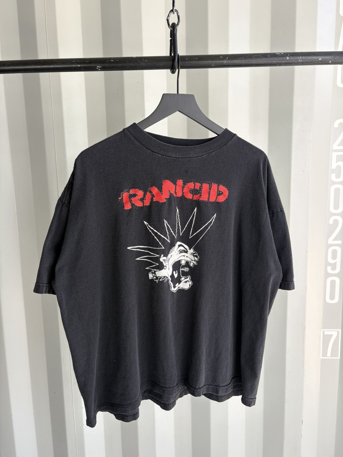 Band Tees Vintage Rancid I Wanna Riot Thrashed Distressed Shirt Grunge Size US XXL / EU 58 / 5 - 1 Thumbnail