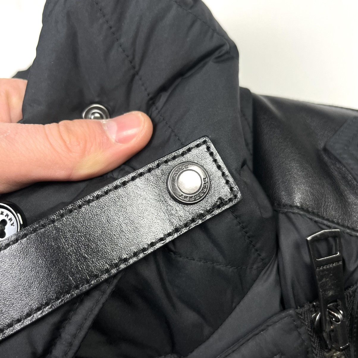 Burberry Burberry Brit Avant Garde Puffer Down Jacket Luxury Black Size M / US 6-8 / IT 42-44 - 3 Thumbnail