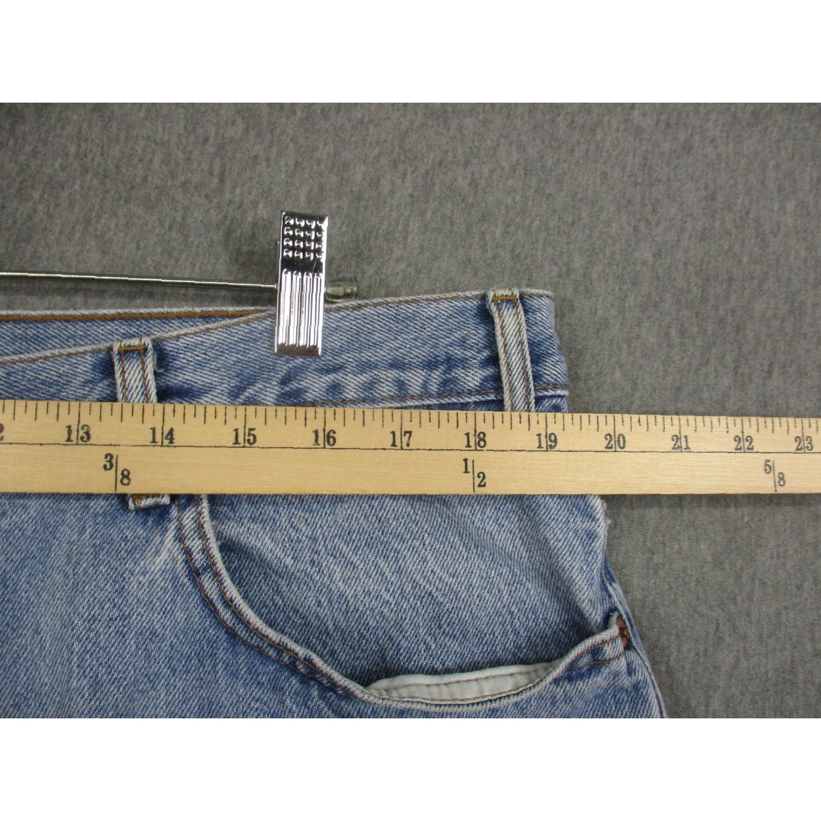 Levi's Levi's 550 Jeans Mens 40x32 Relaxed Denim Tapered Light Blue 90s Classic Waist 40 Inseam 32 Mens Size US 40 / EU 56 - 3 Thumbnail